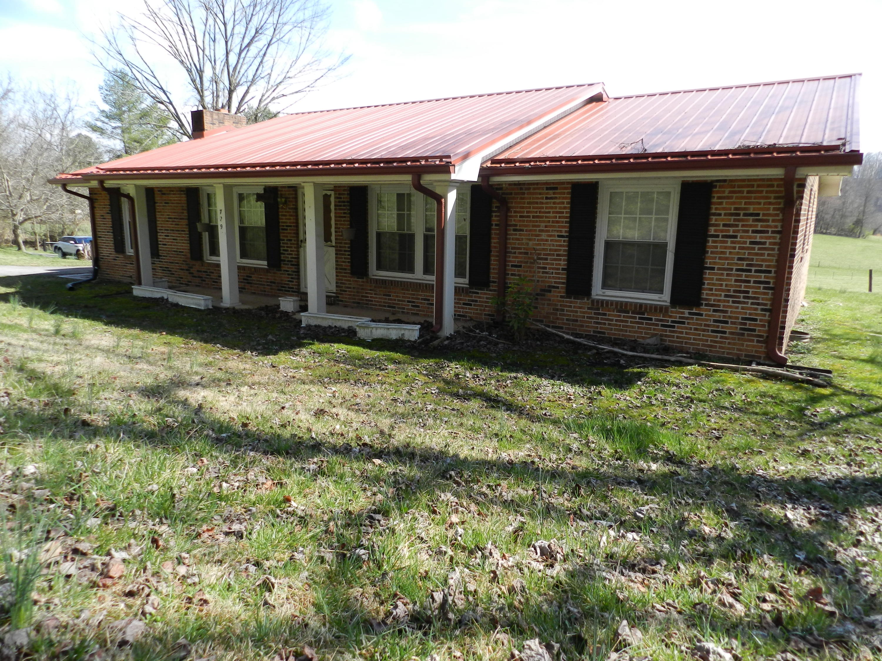 729 Bluff Road Property Photo 1