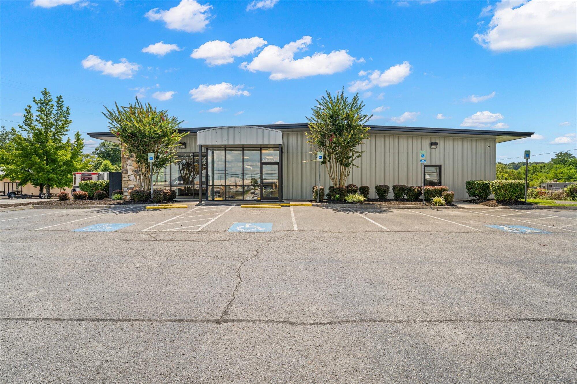 643 East Broadway Boulevard Property Photo