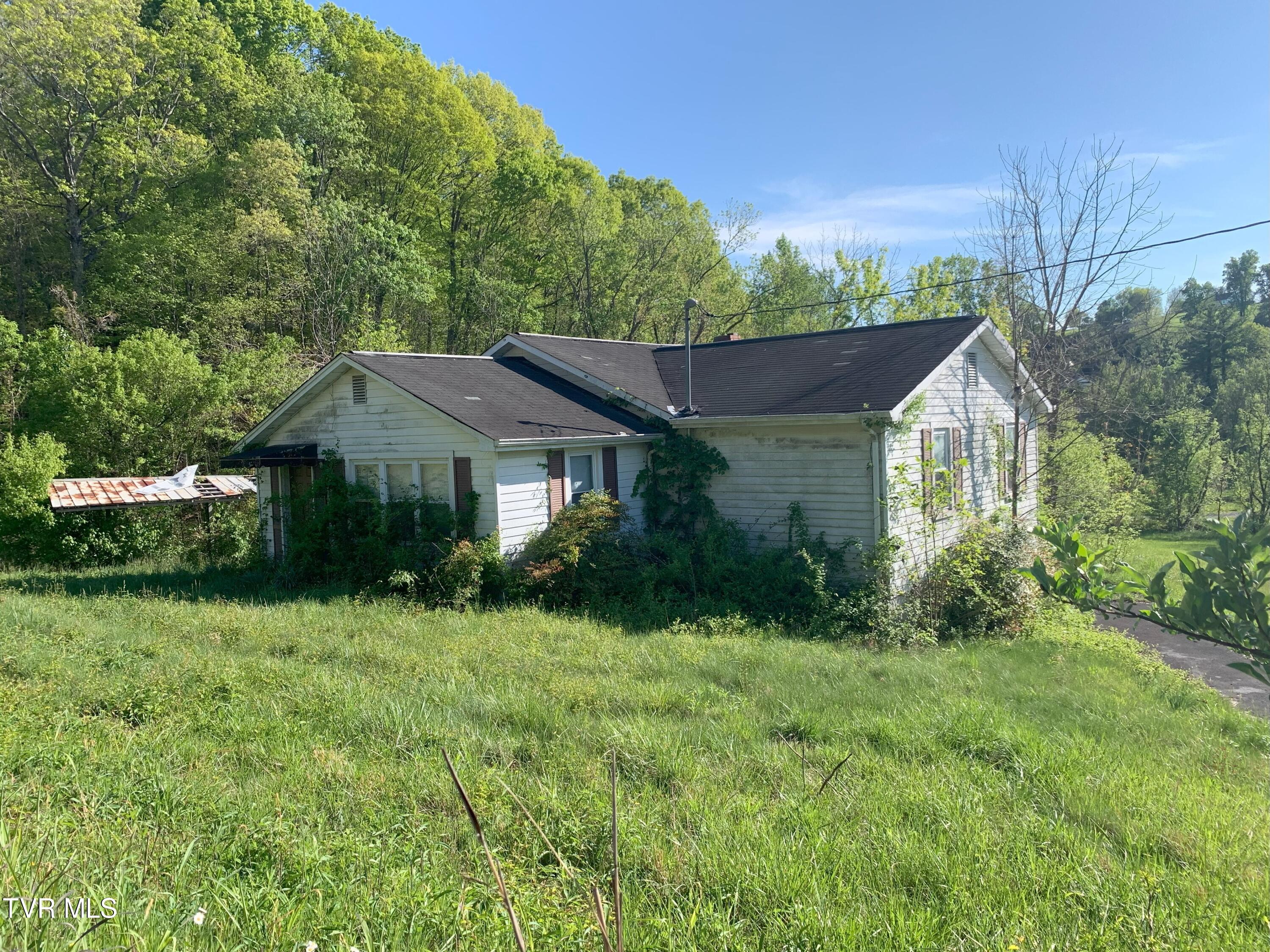 6277 Kingsport Highway Property Photo