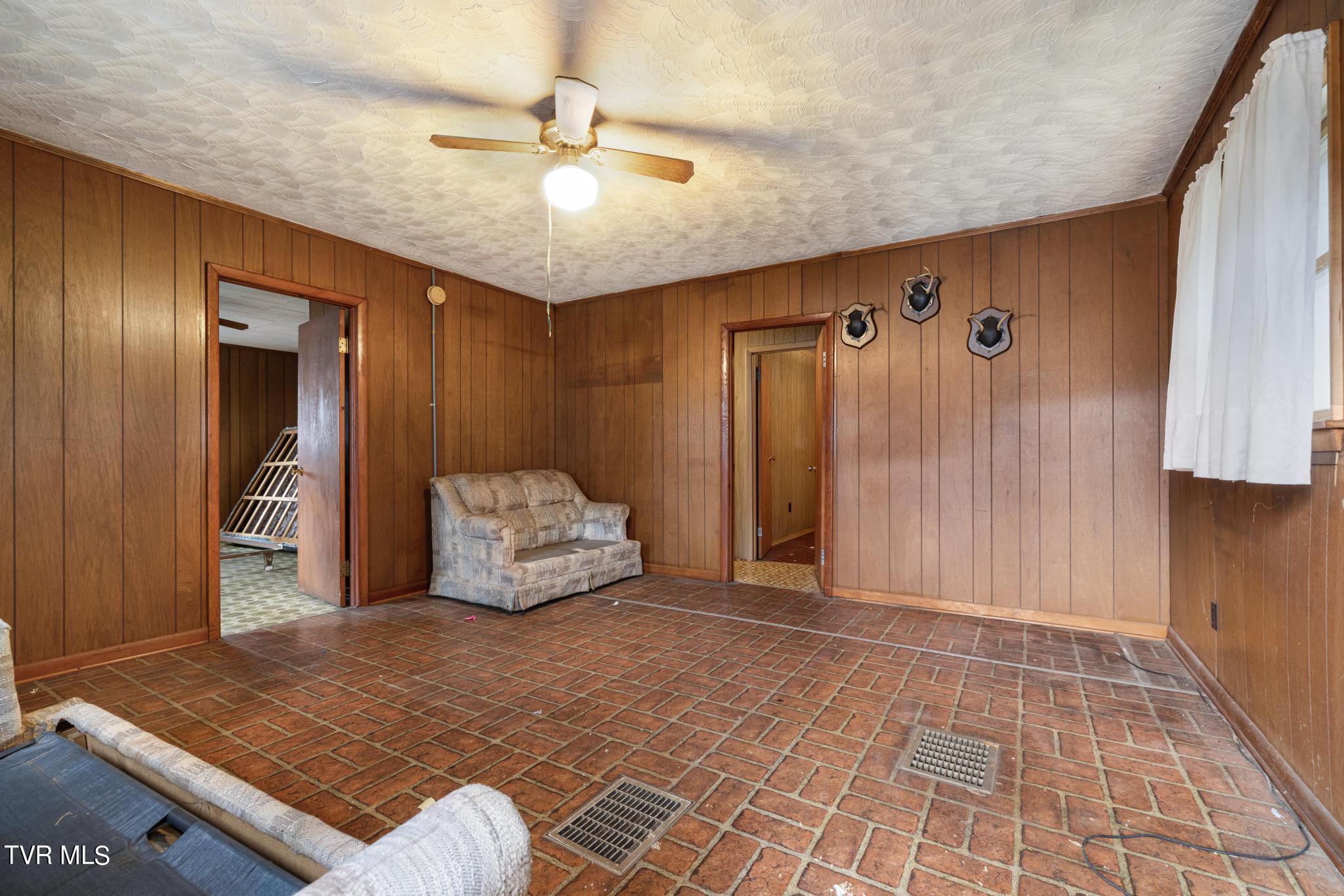 3057 Saltville Highway Property Photo 6