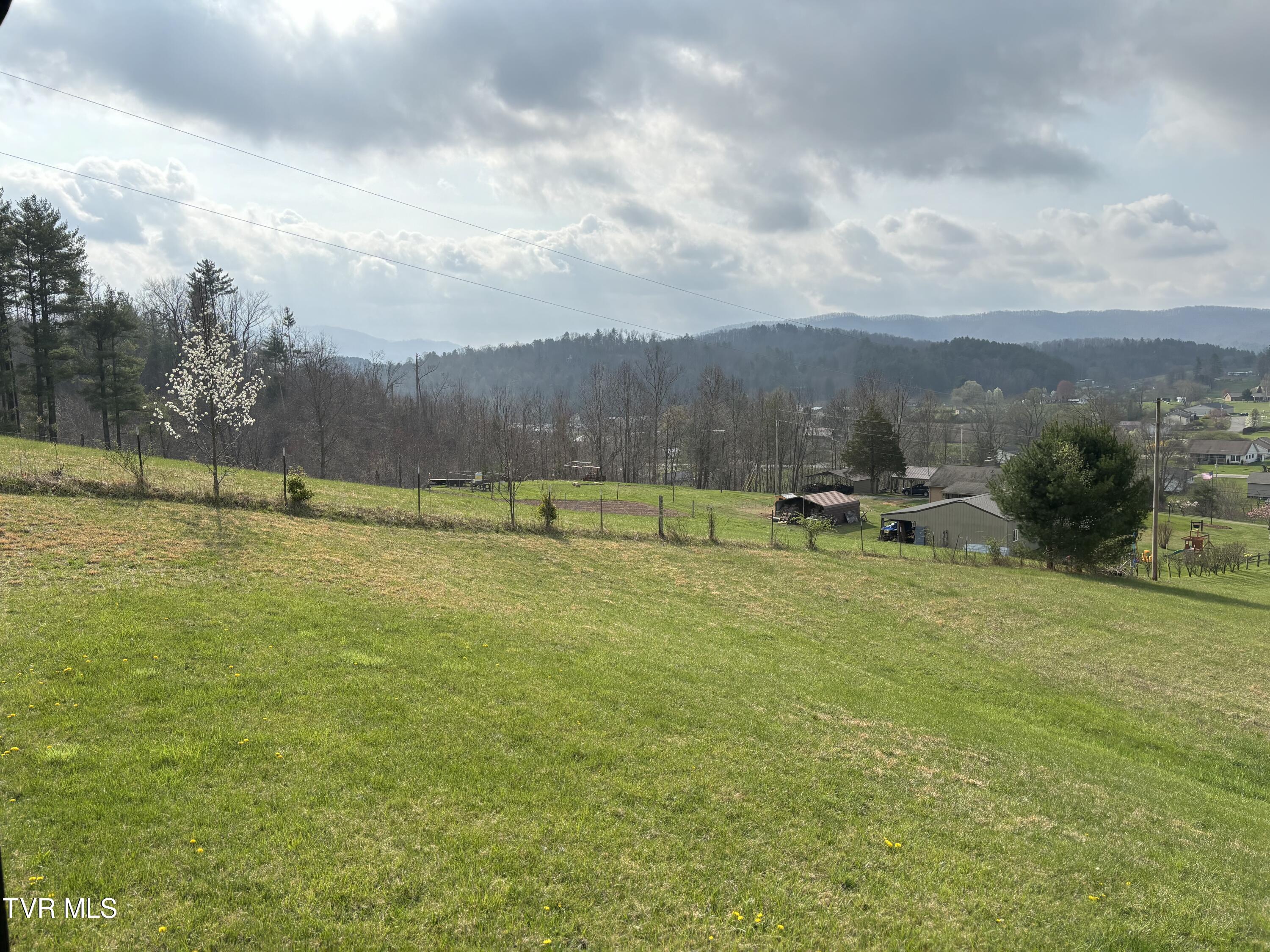 124 Tom Phillippi Road Property Photo 7