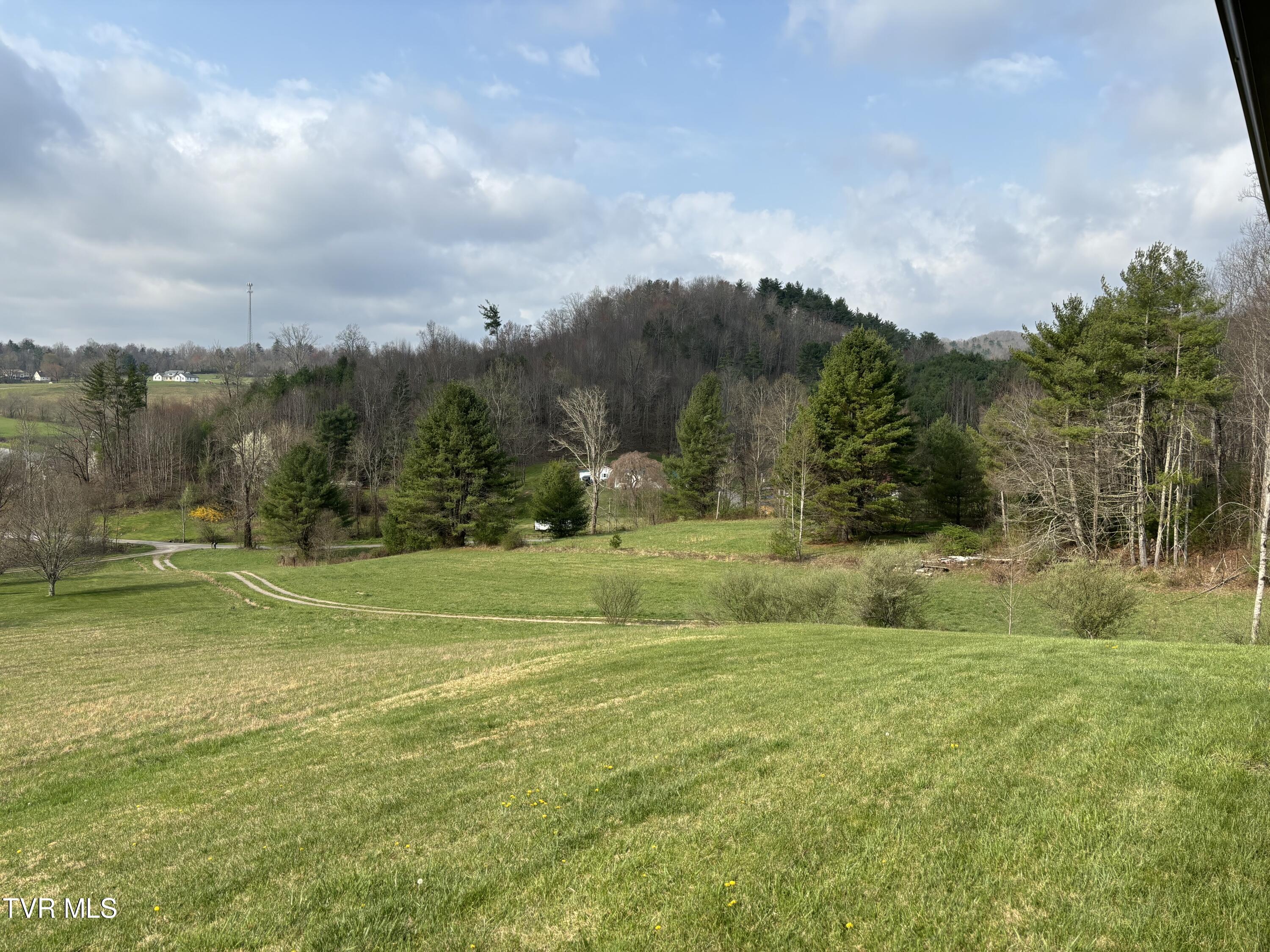 124 Tom Phillippi Road Property Photo 11
