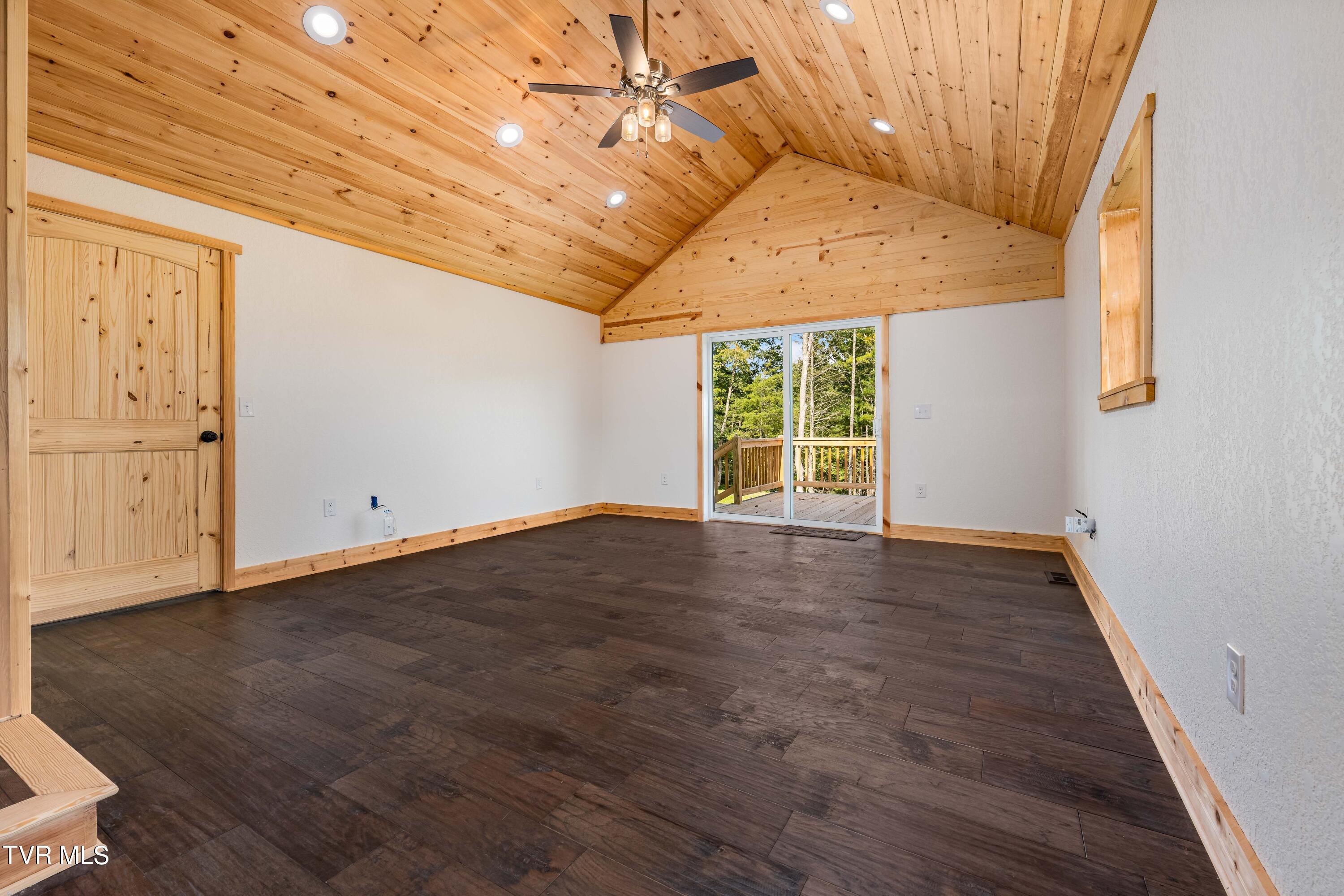 1005 Campbell Road Property Photo 7