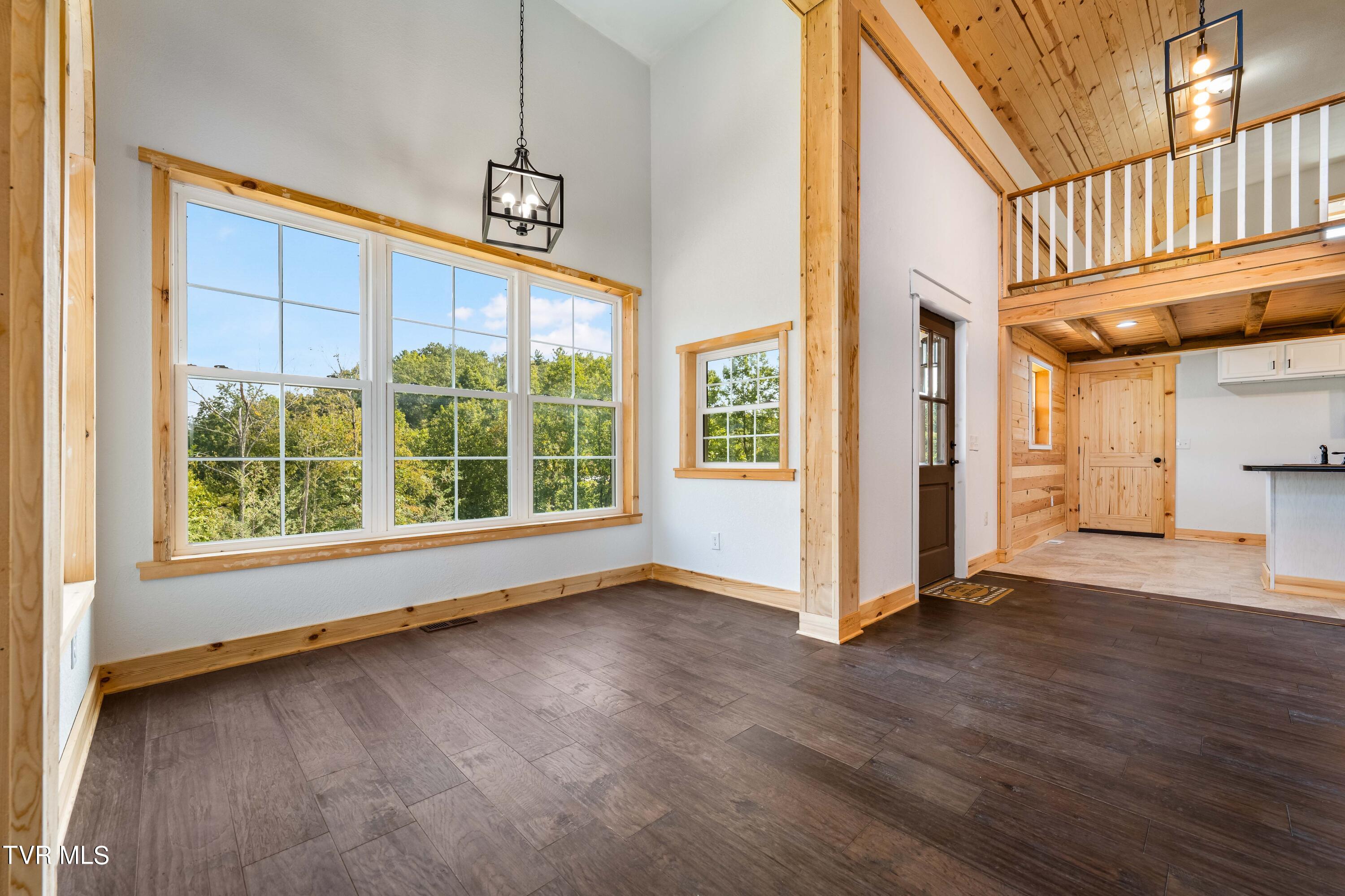 1005 Campbell Road Property Photo 10
