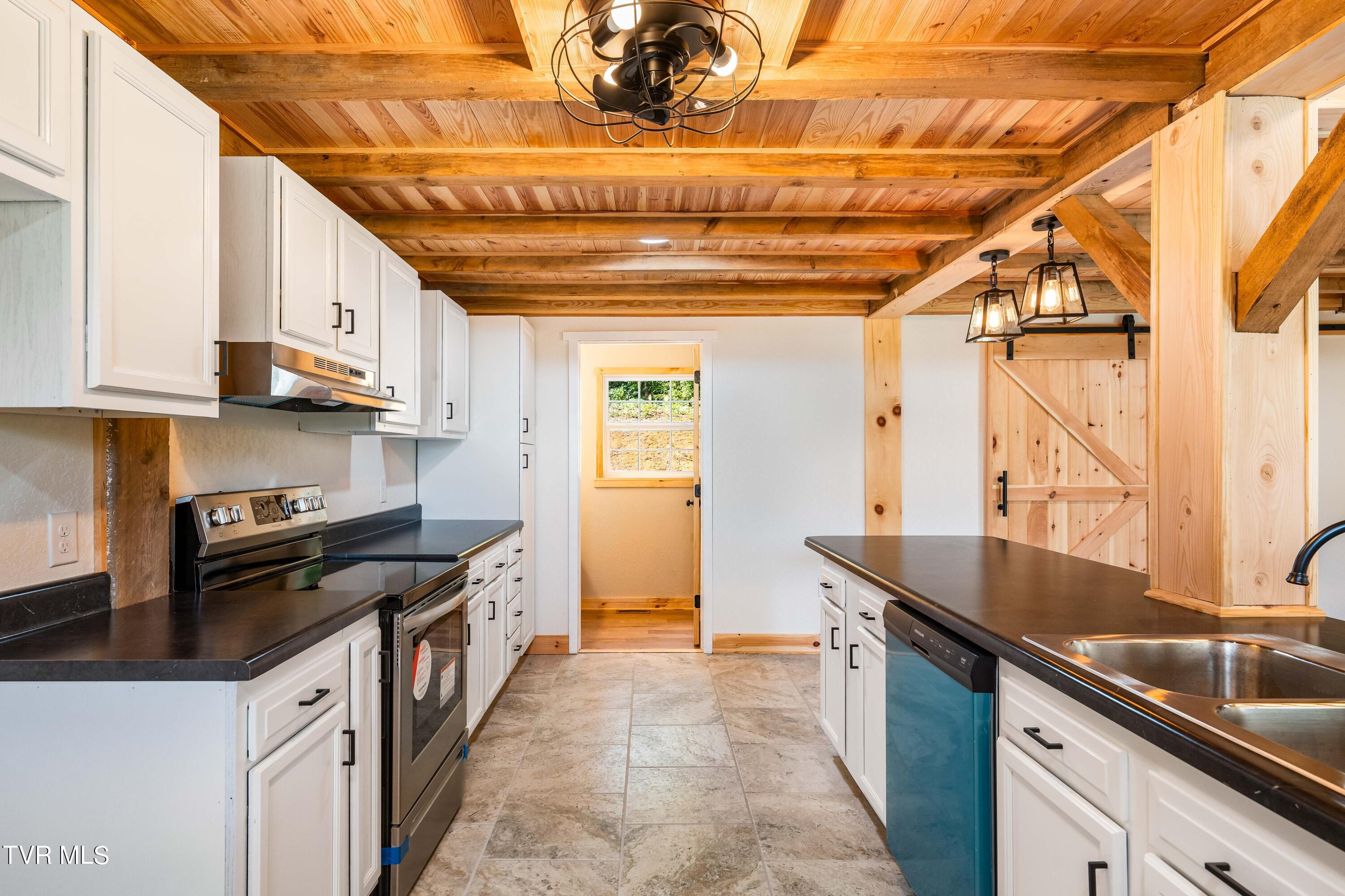 1005 Campbell Road Property Photo 16