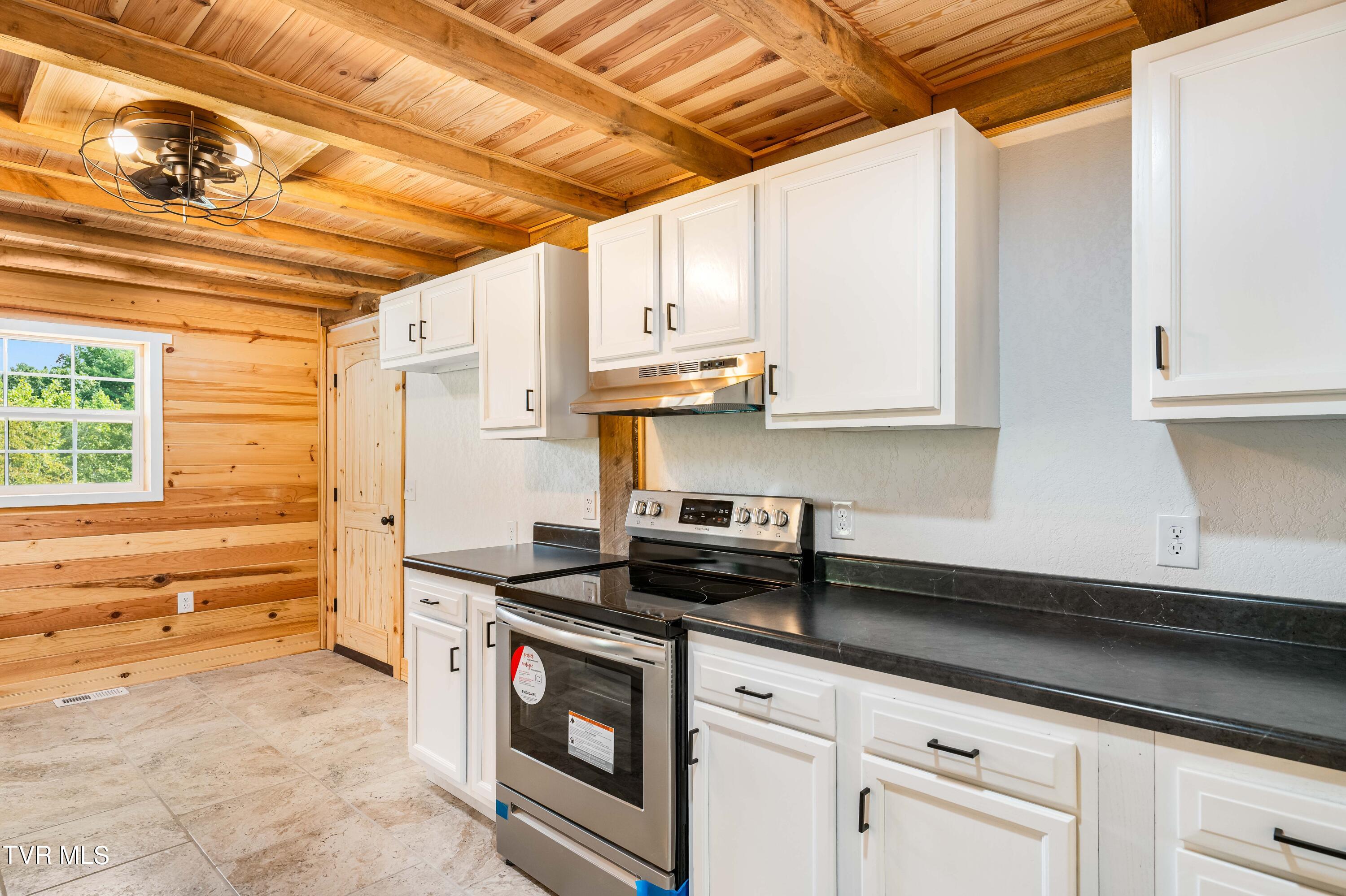 1005 Campbell Road Property Photo 17