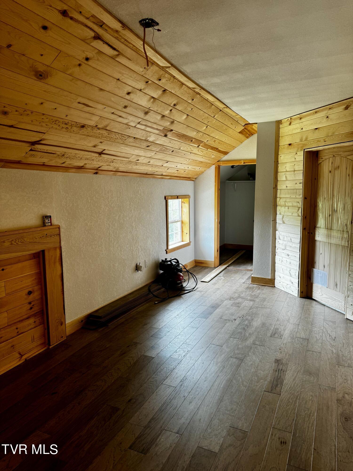 1005 Campbell Road Property Photo 34