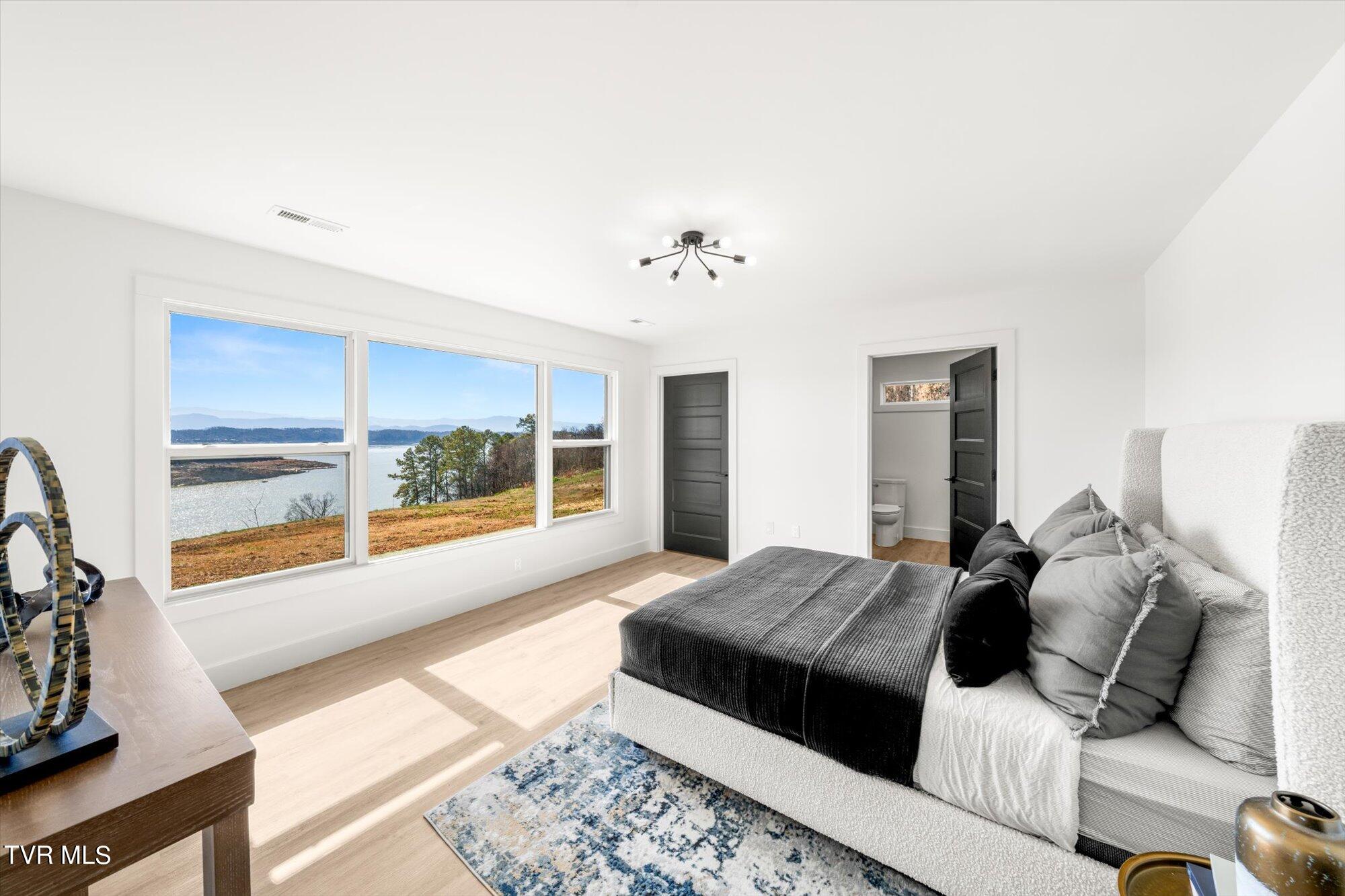 425 Hampton Way Property Photo 15