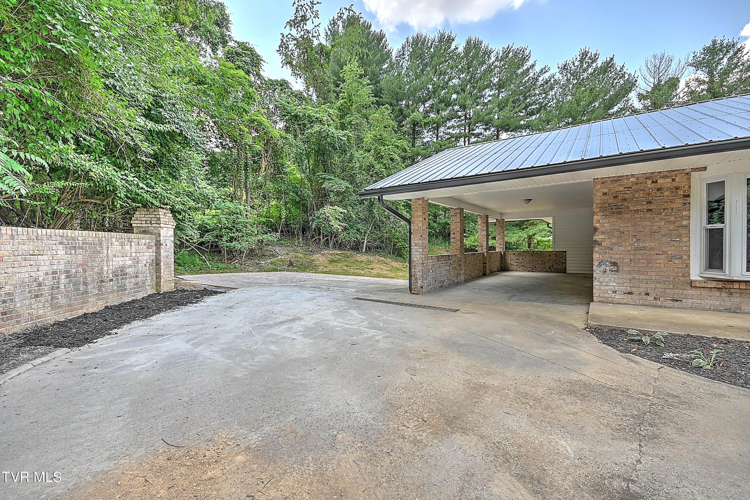 3829 Ridgeline Drive Property Photo 3