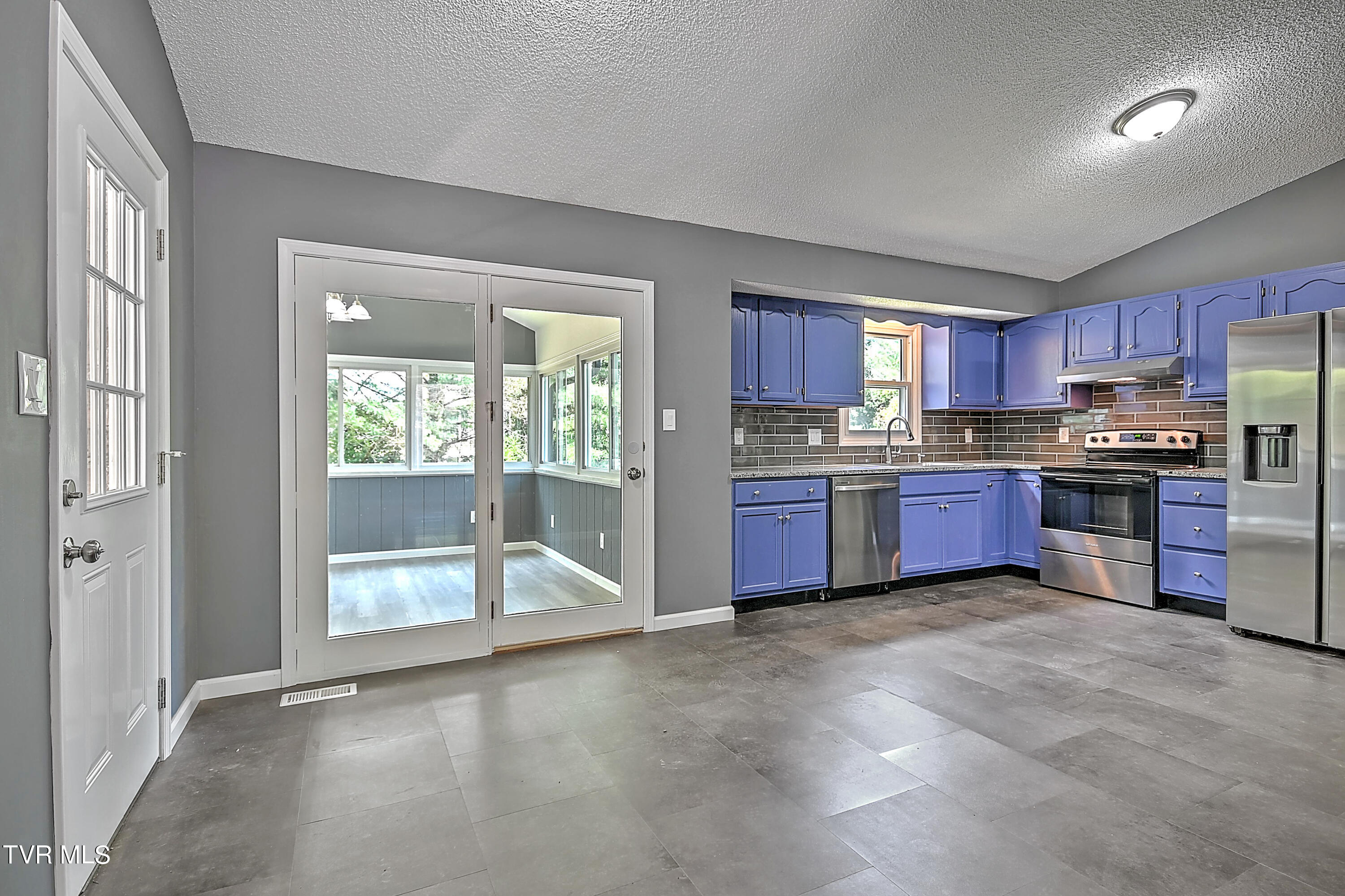 3829 Ridgeline Drive Property Photo 11