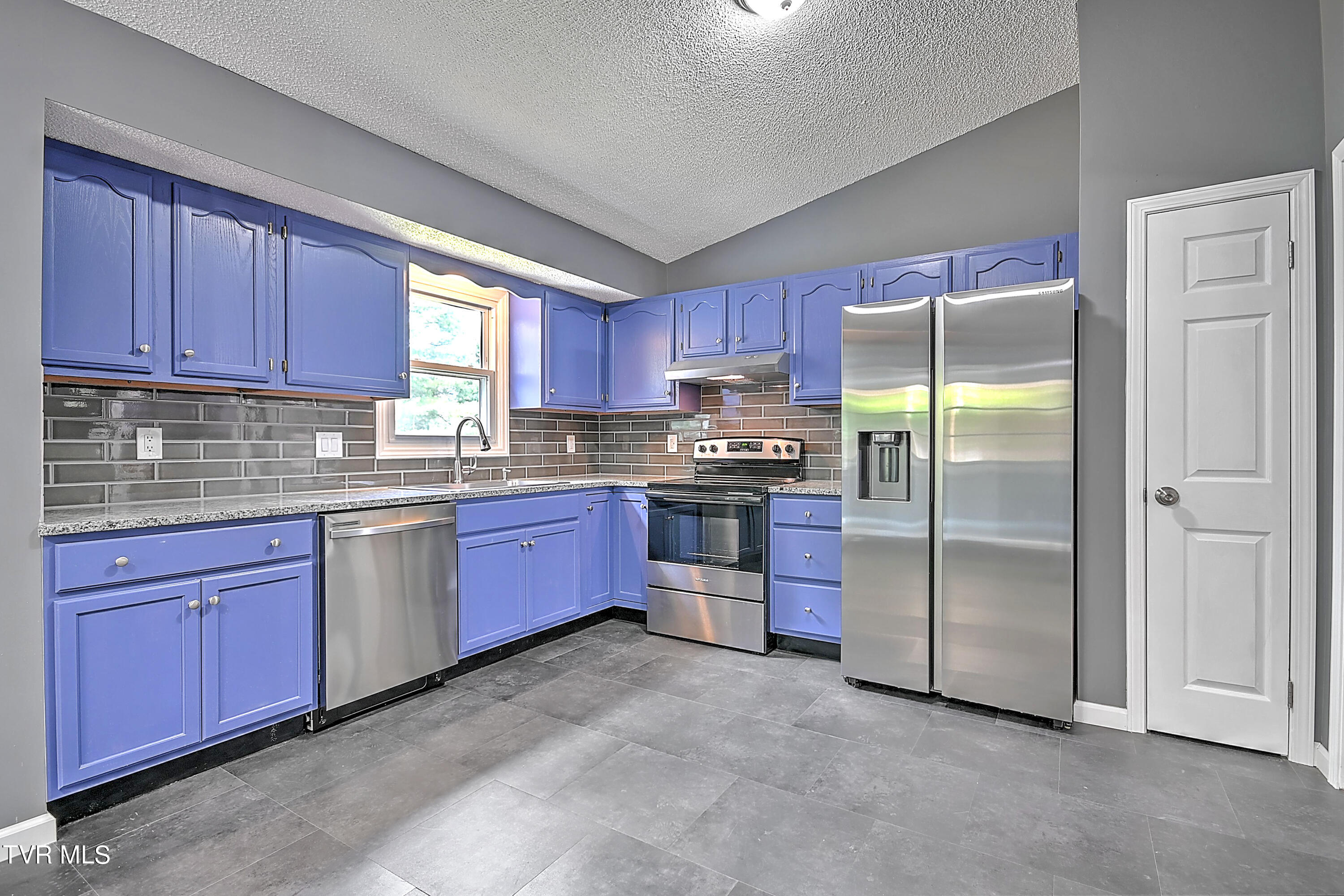 3829 Ridgeline Drive Property Photo 13