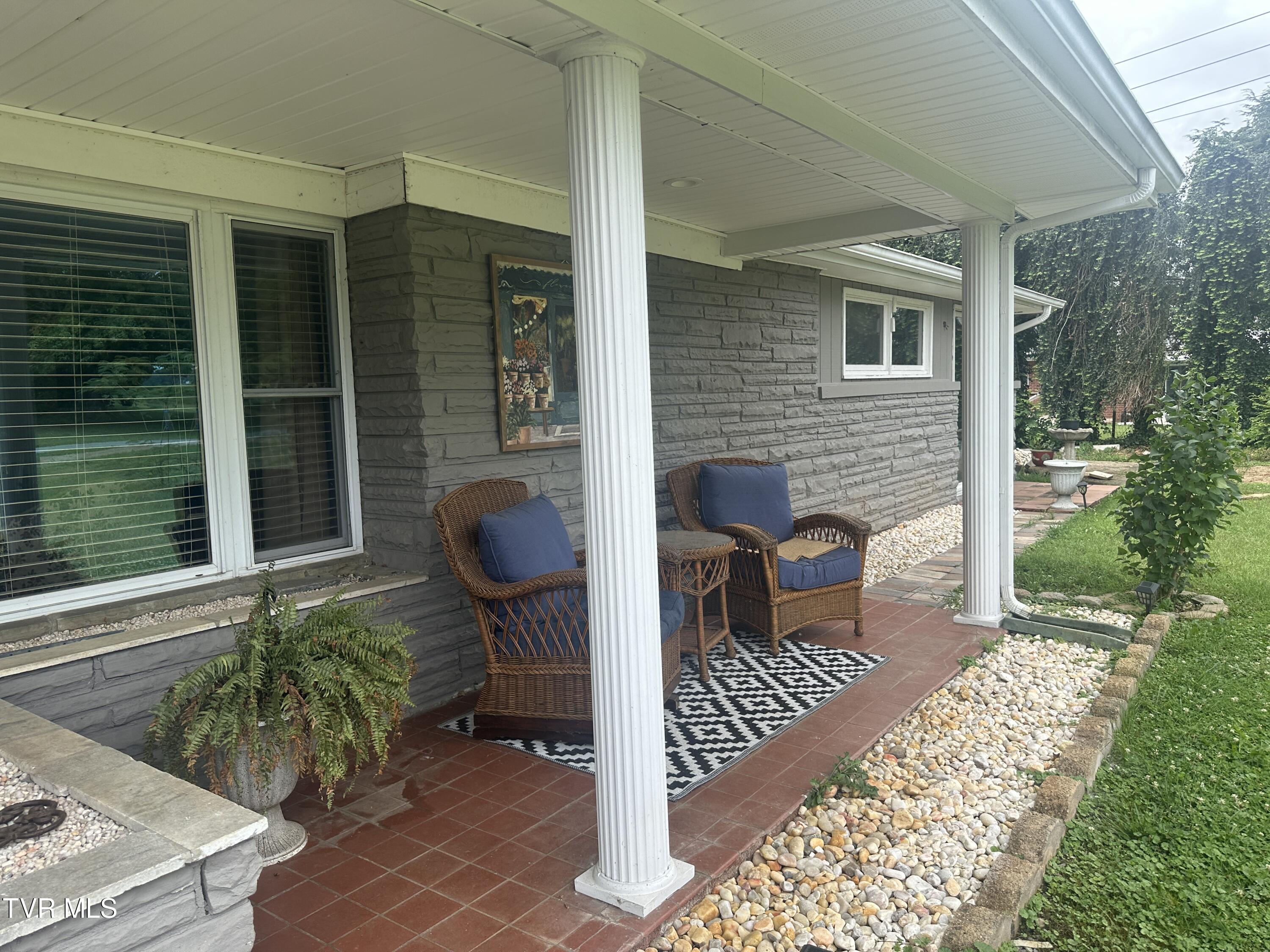 64 Salyer Drive Property Photo 6