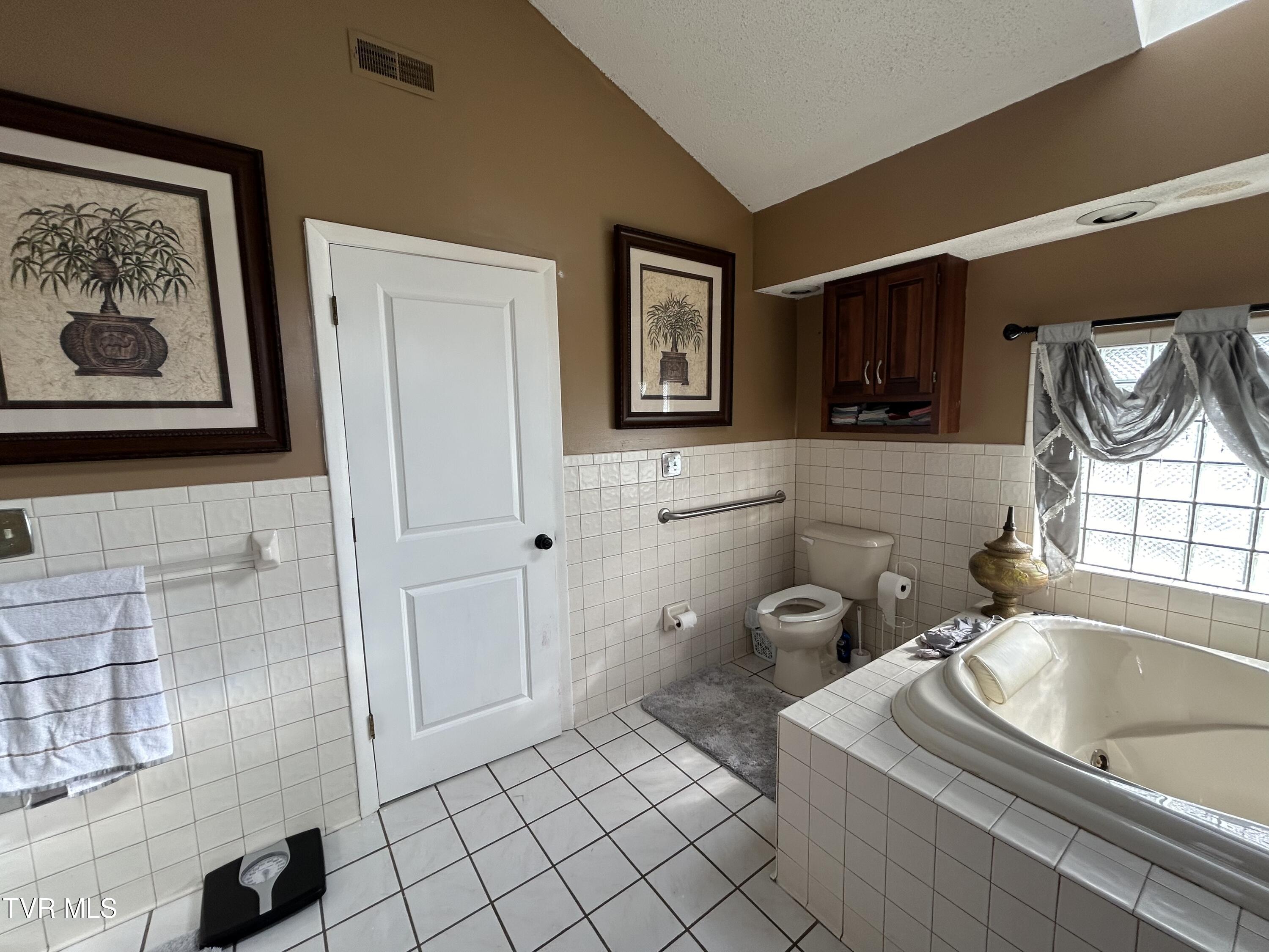 64 Salyer Drive Property Photo 53