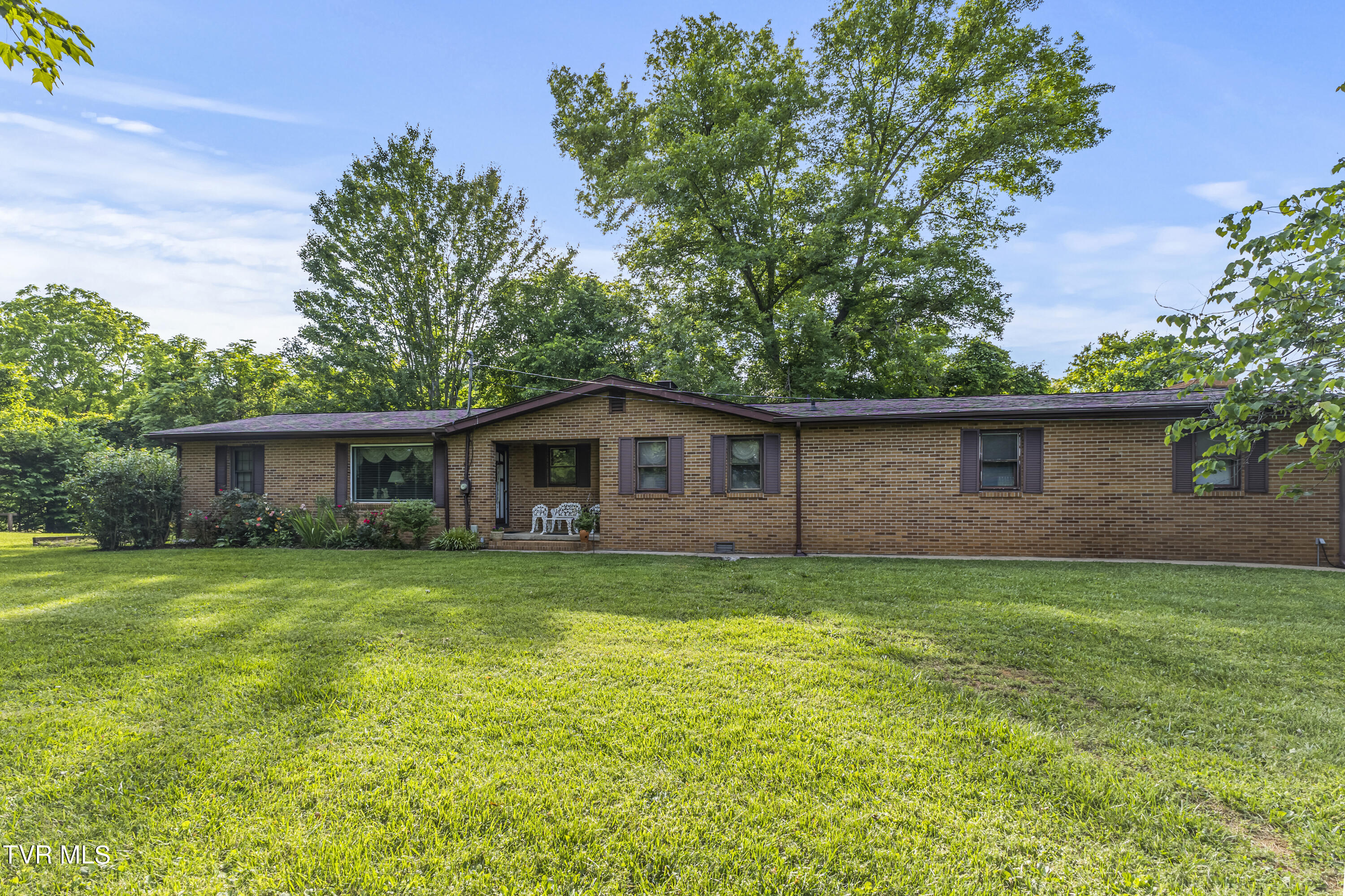 3102 South Highway 81 Property Photo