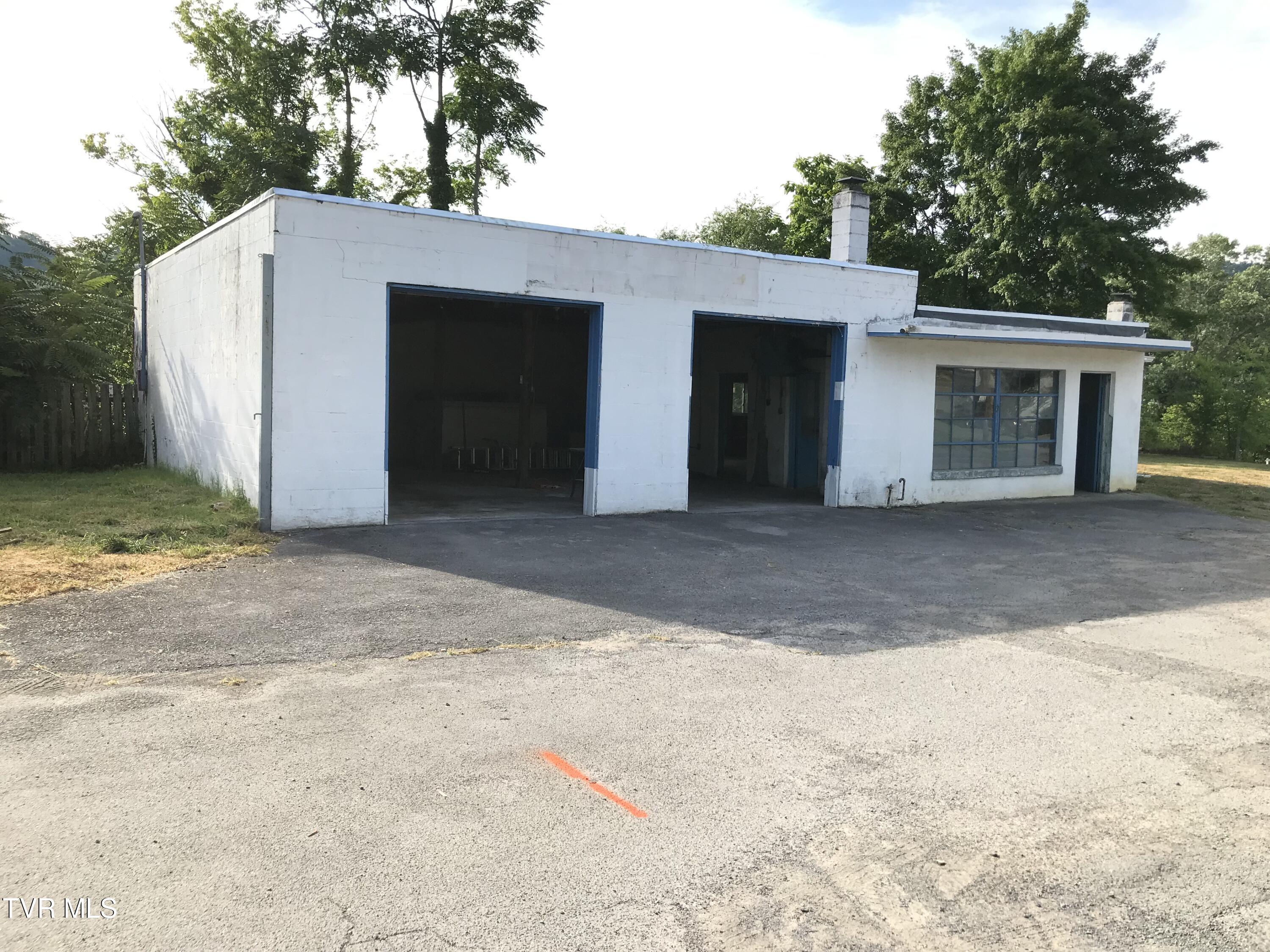509 West Broadway Street Property Photo 21
