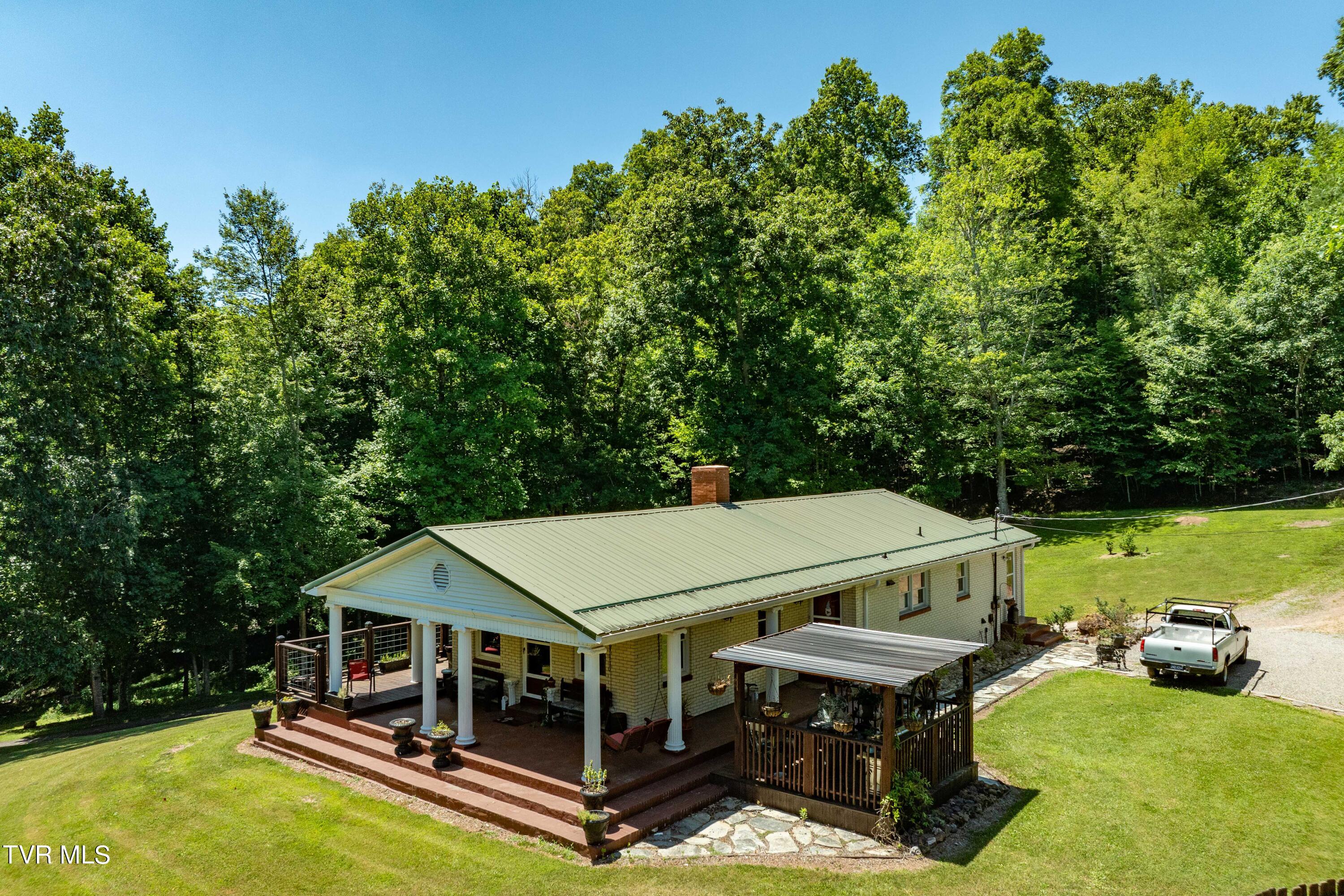 542 Rainbow Road Property Photo