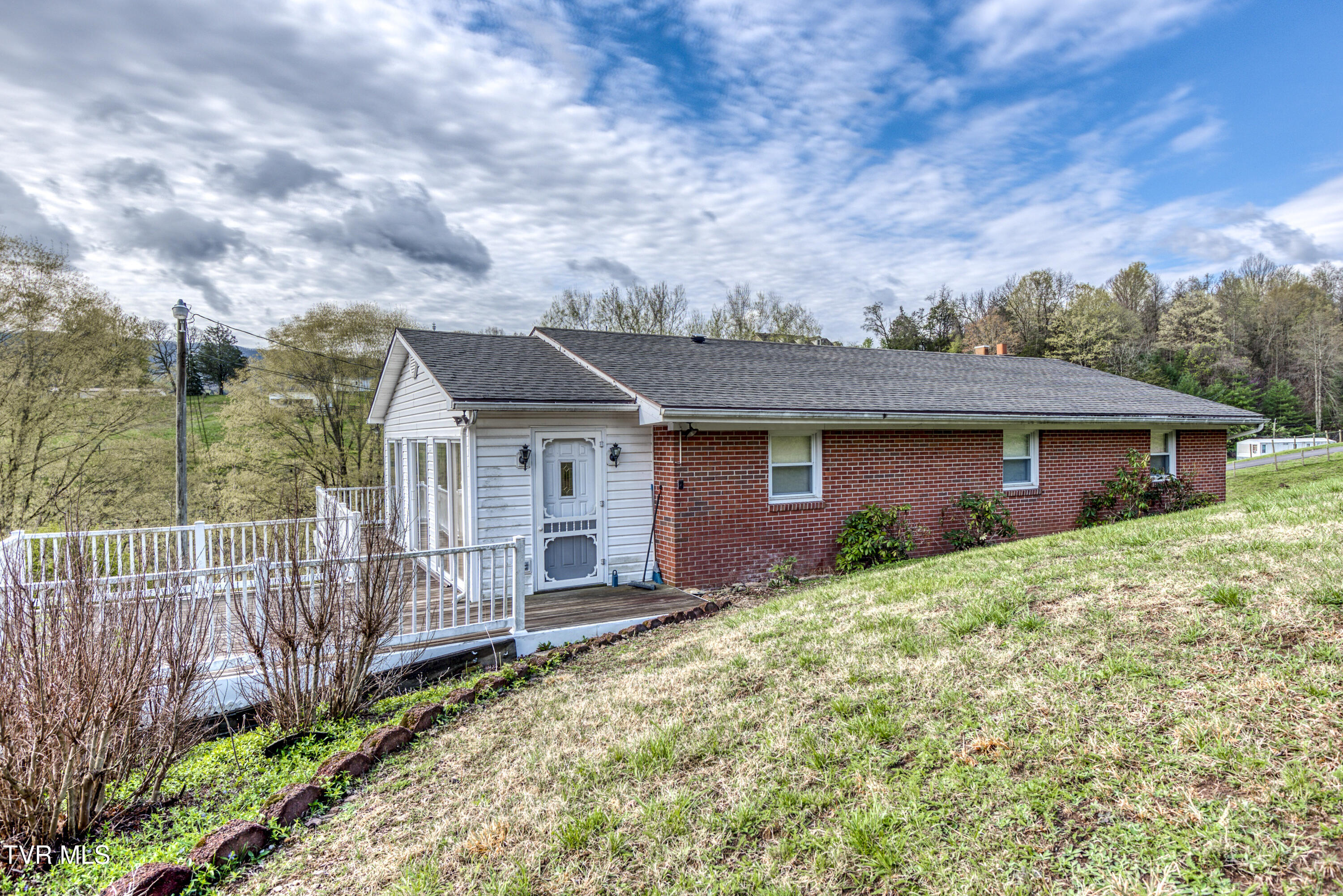 172 Lee Avenue Property Photo
