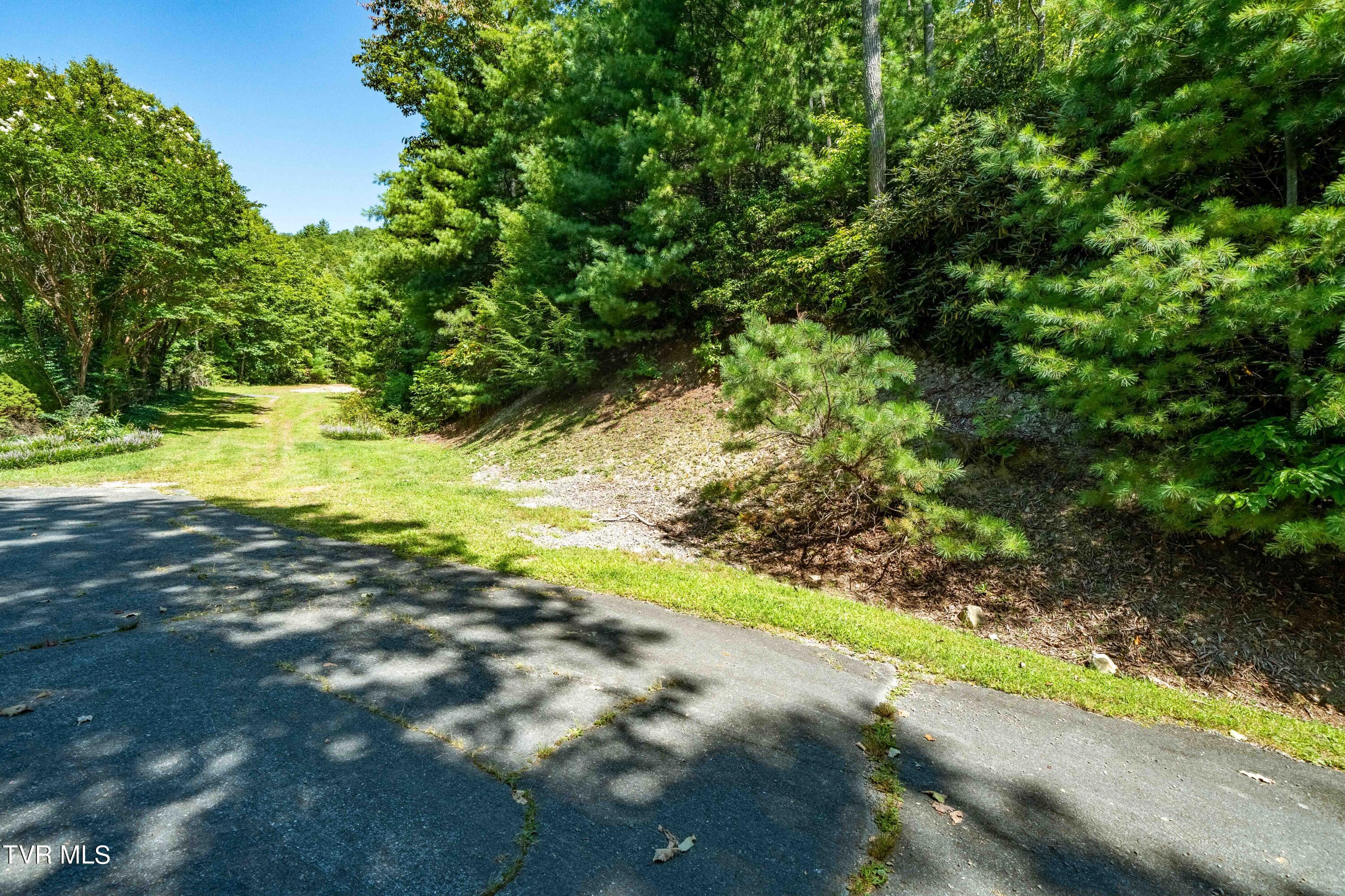 000 Ivywood Lane Property Photo 1