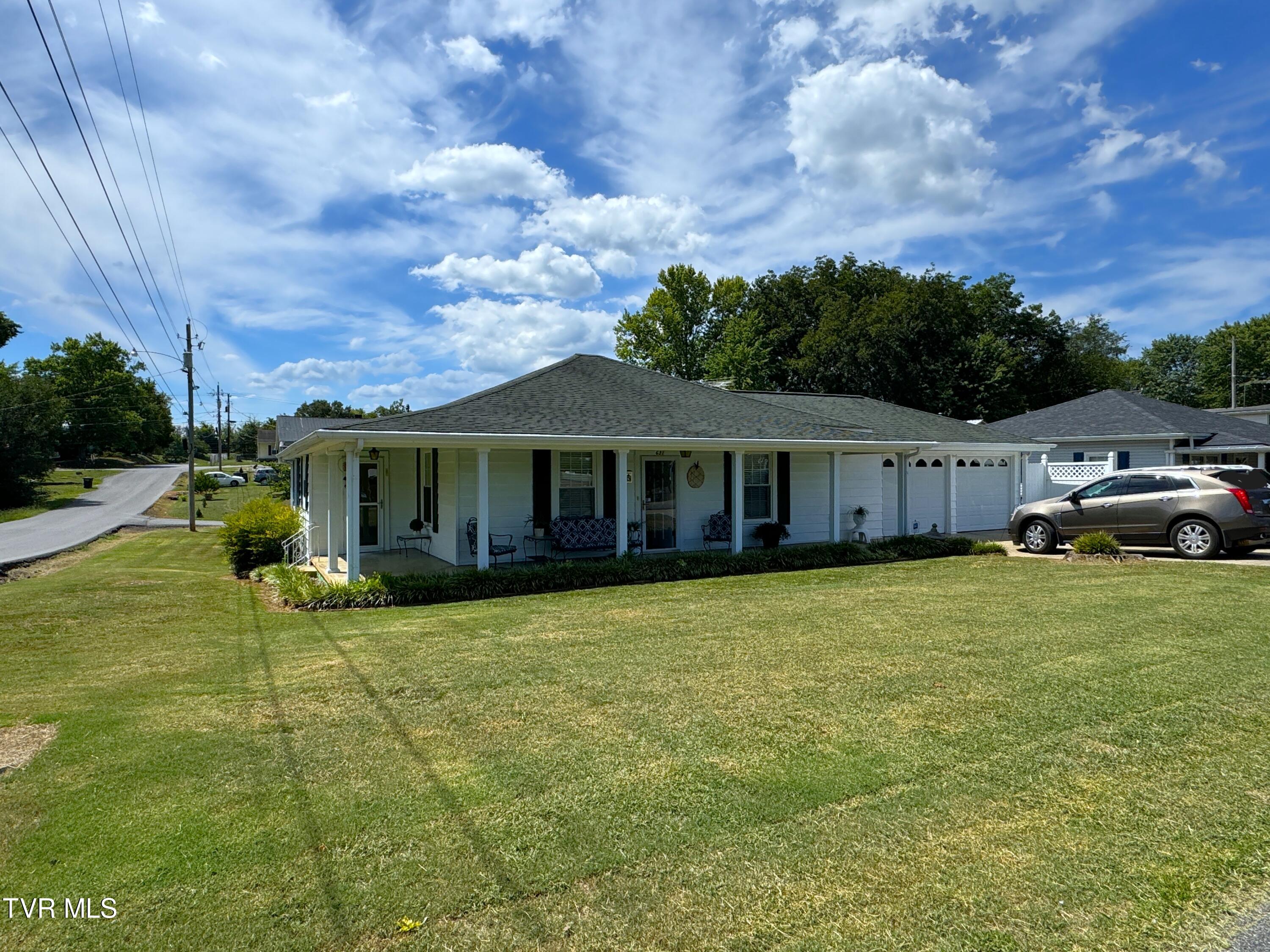 631 6th Street Property Photo