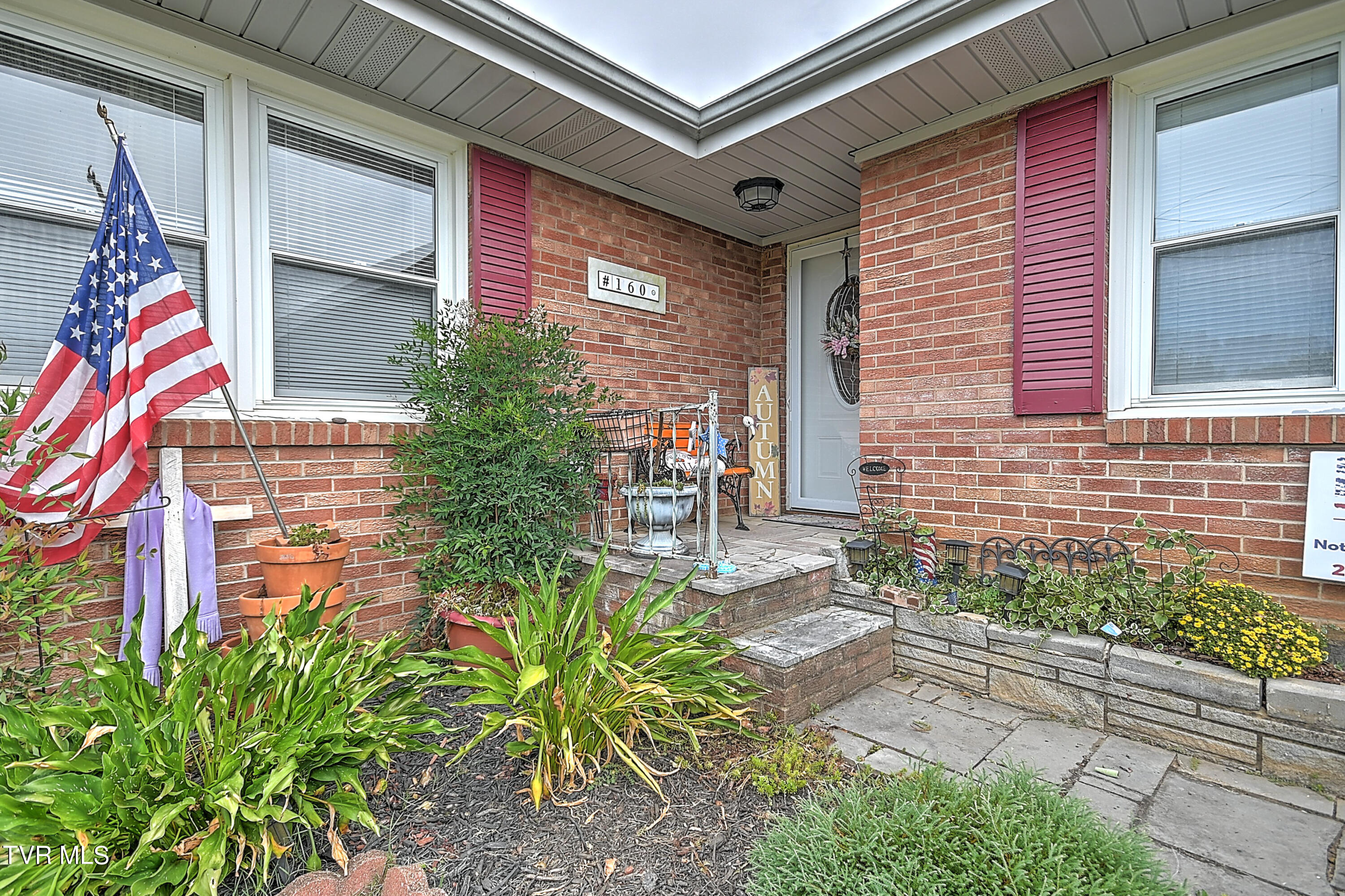 160 Green Valley Lane Property Photo 4