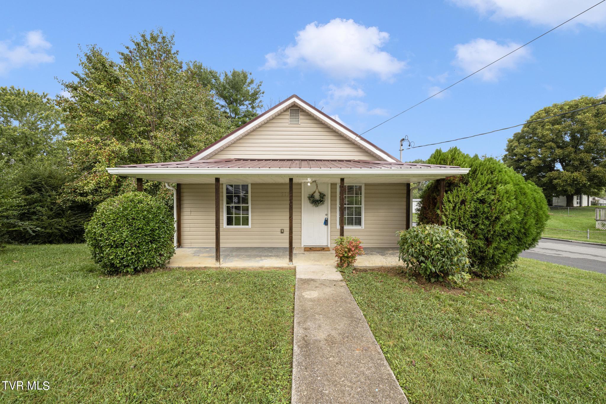 215 Bettie Street Property Photo