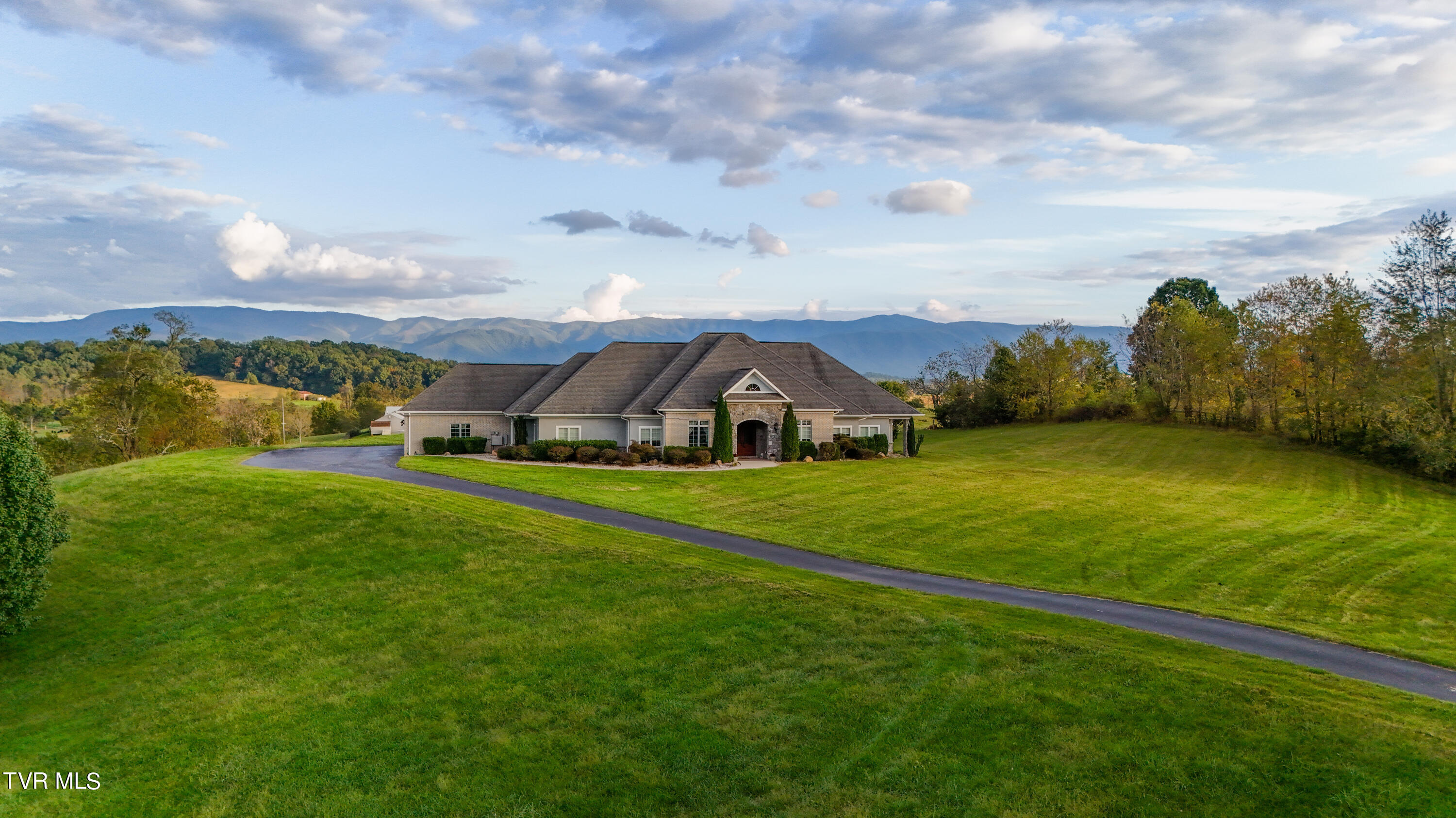 1843 Shiloh Road Property Photo