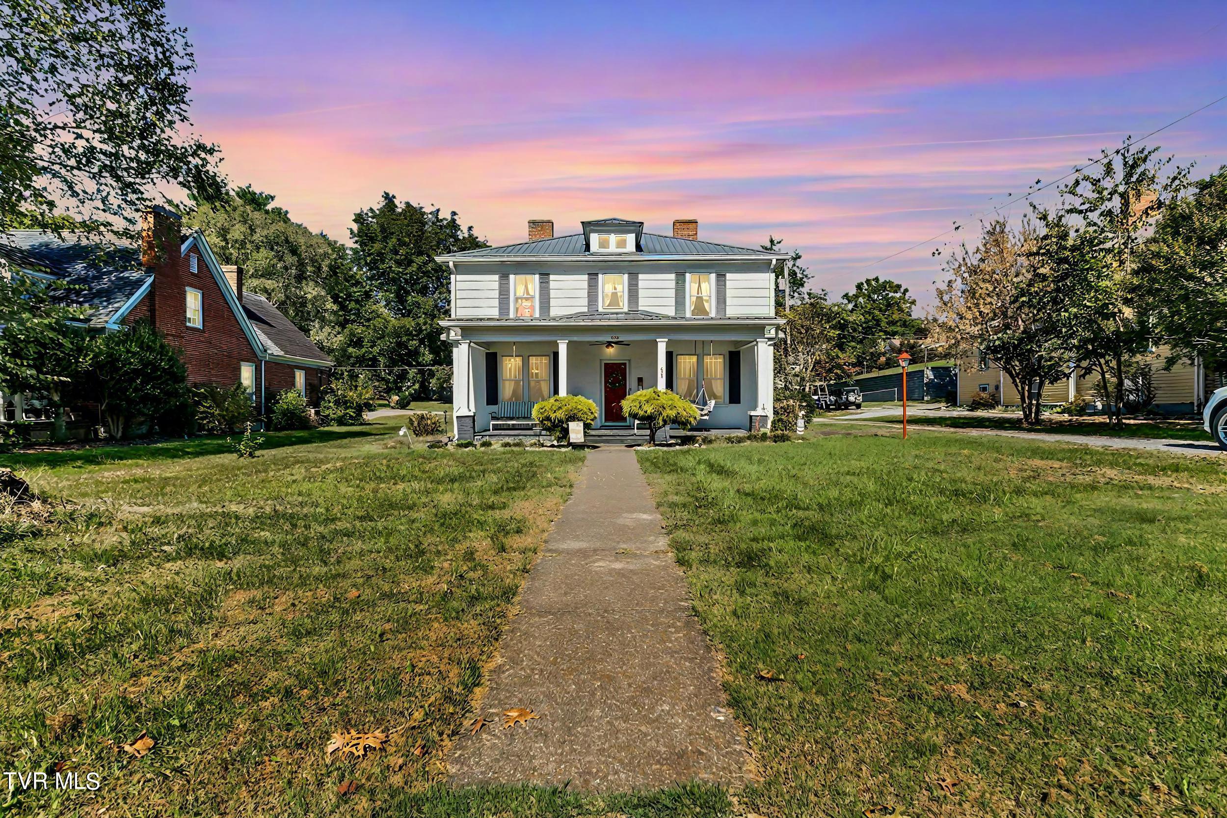 625 East Main Street Property Photo