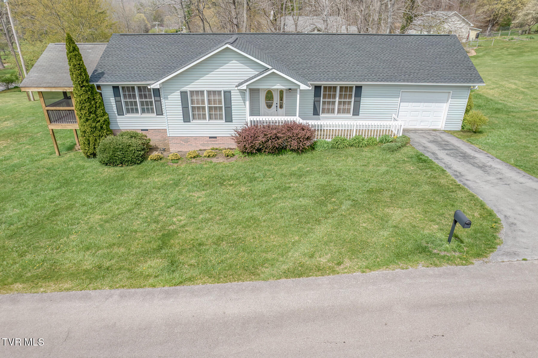 105 Buckner Drive Property Photo 4