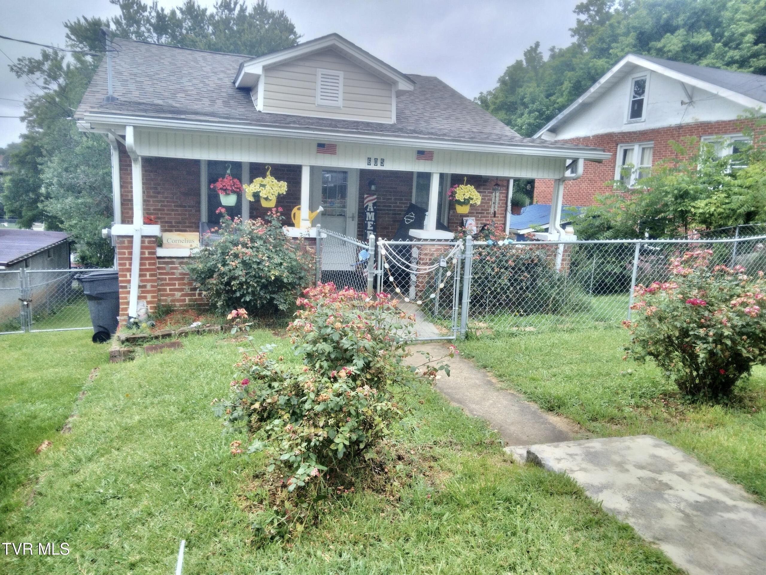 605 Beechwood Drive Drive Property Photo 3