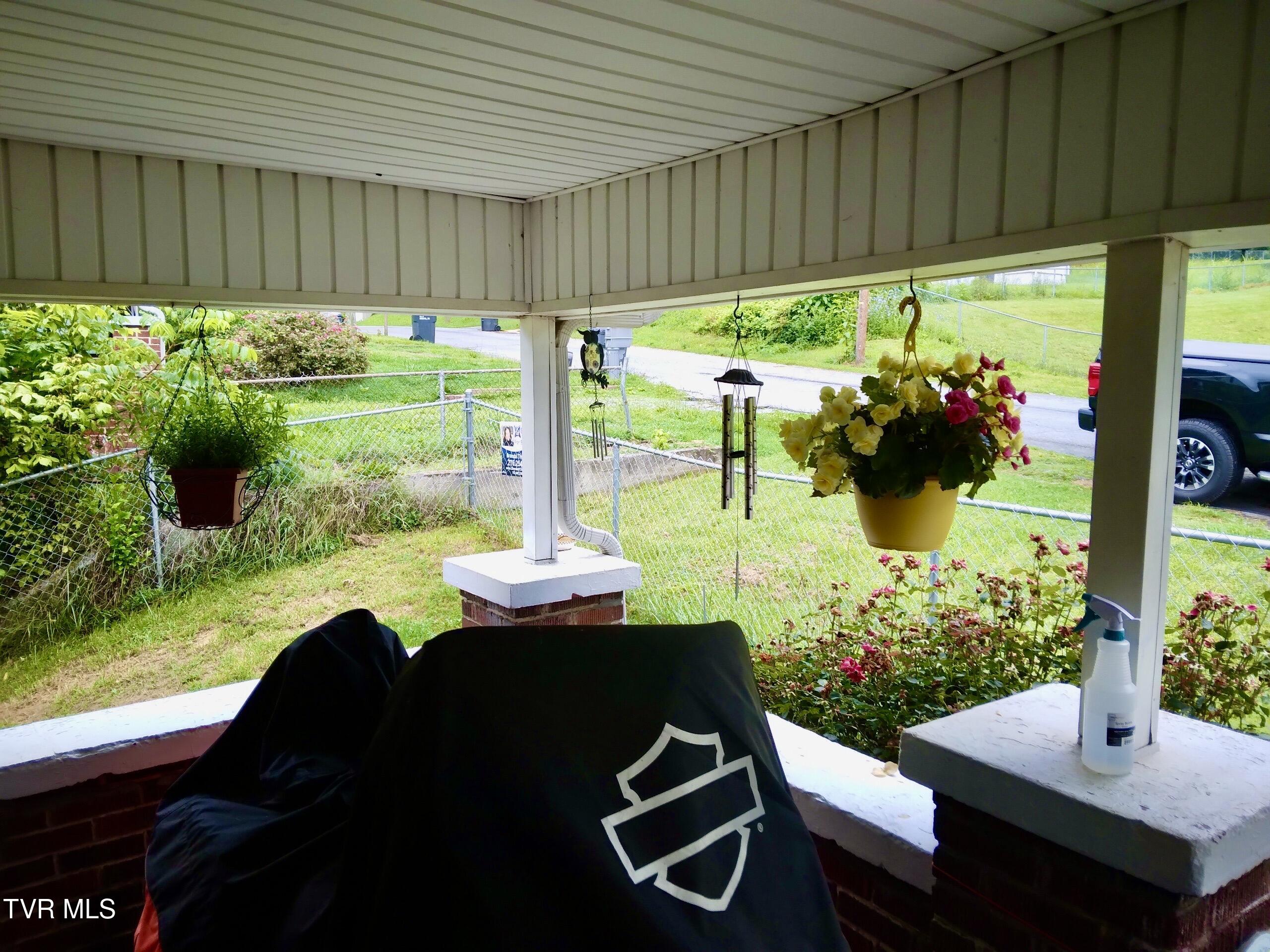 605 Beechwood Drive Drive Property Photo 8