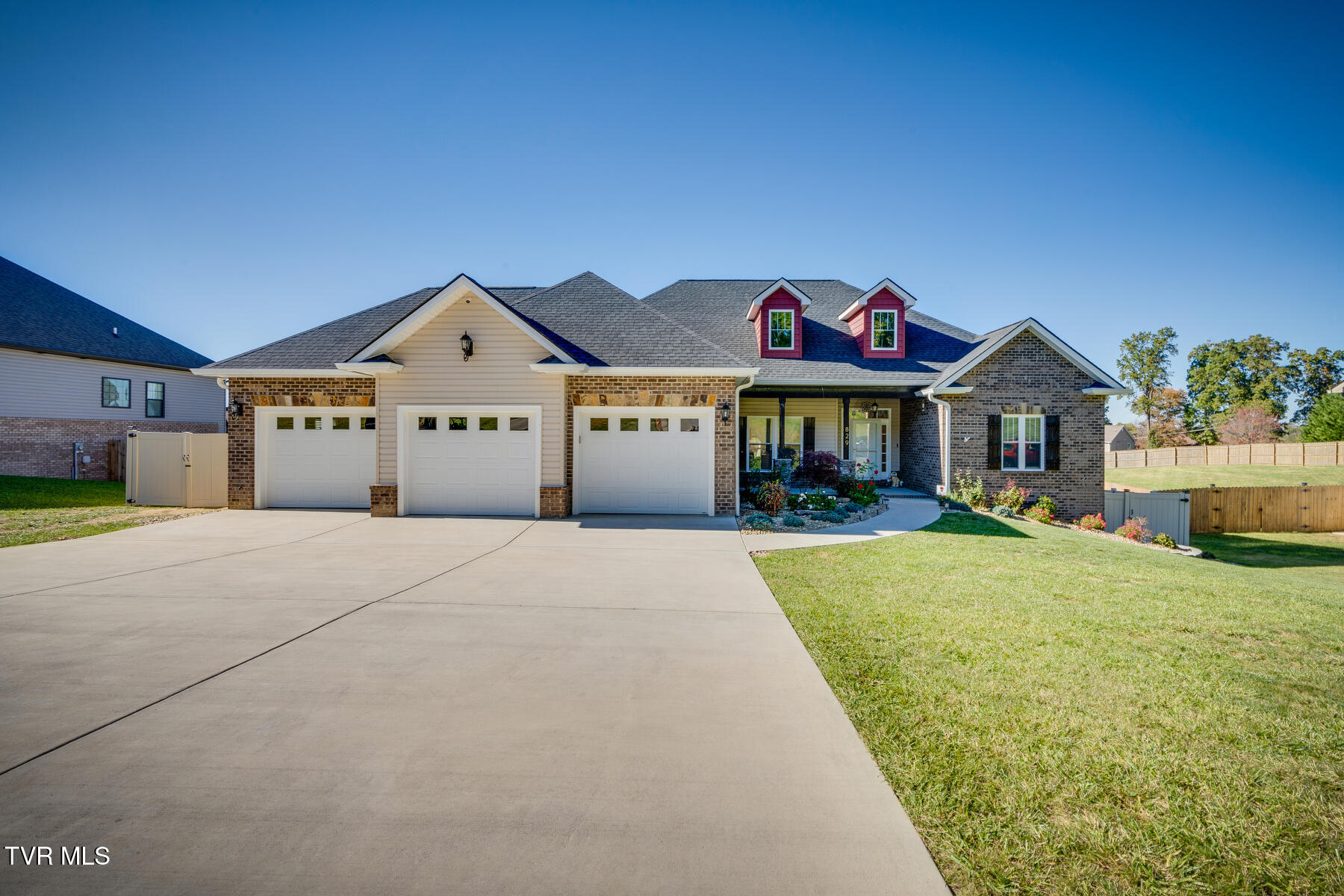 829 Brady Way Property Photo