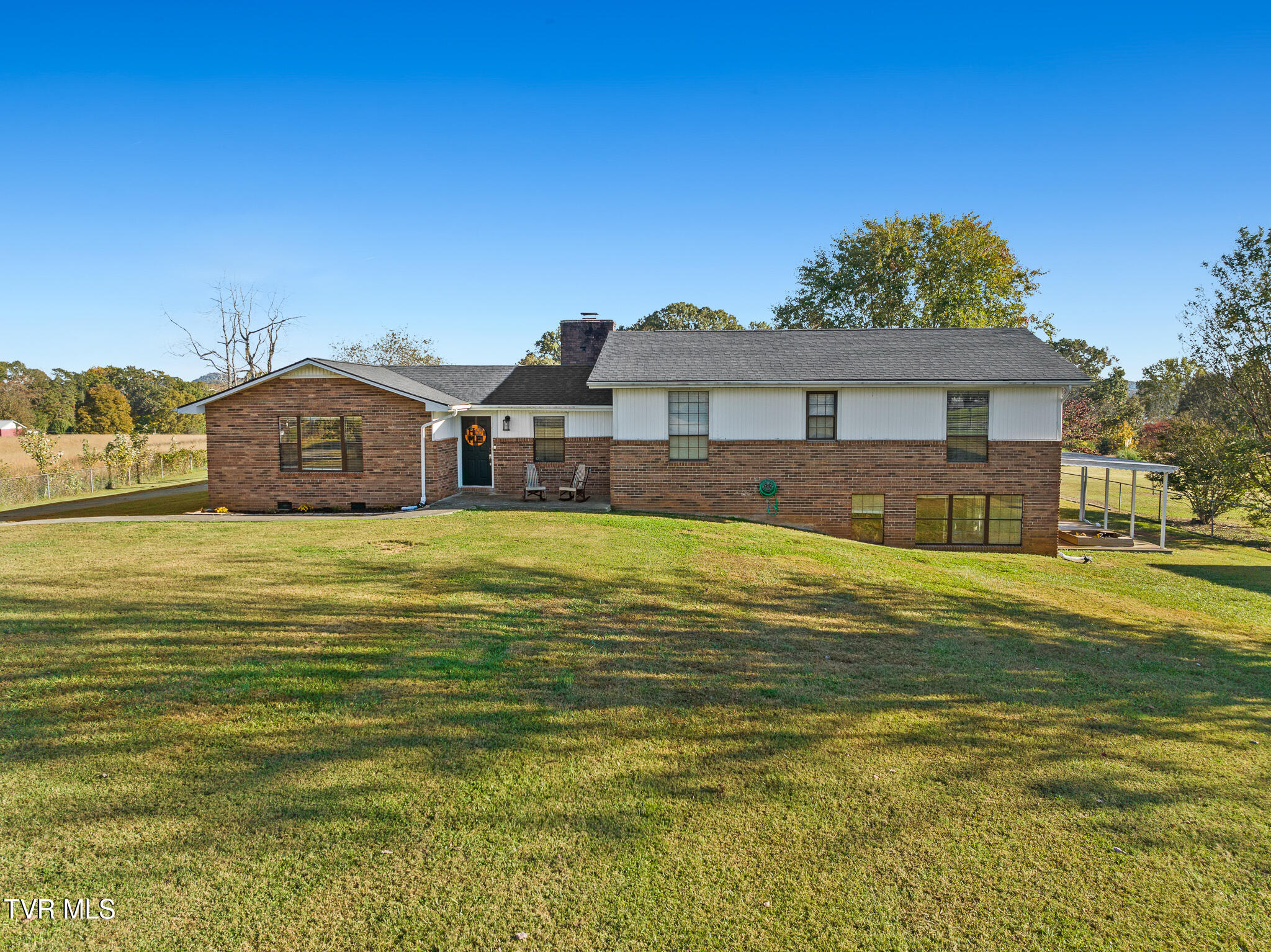 5429 Lakeshore Drive Property Photo