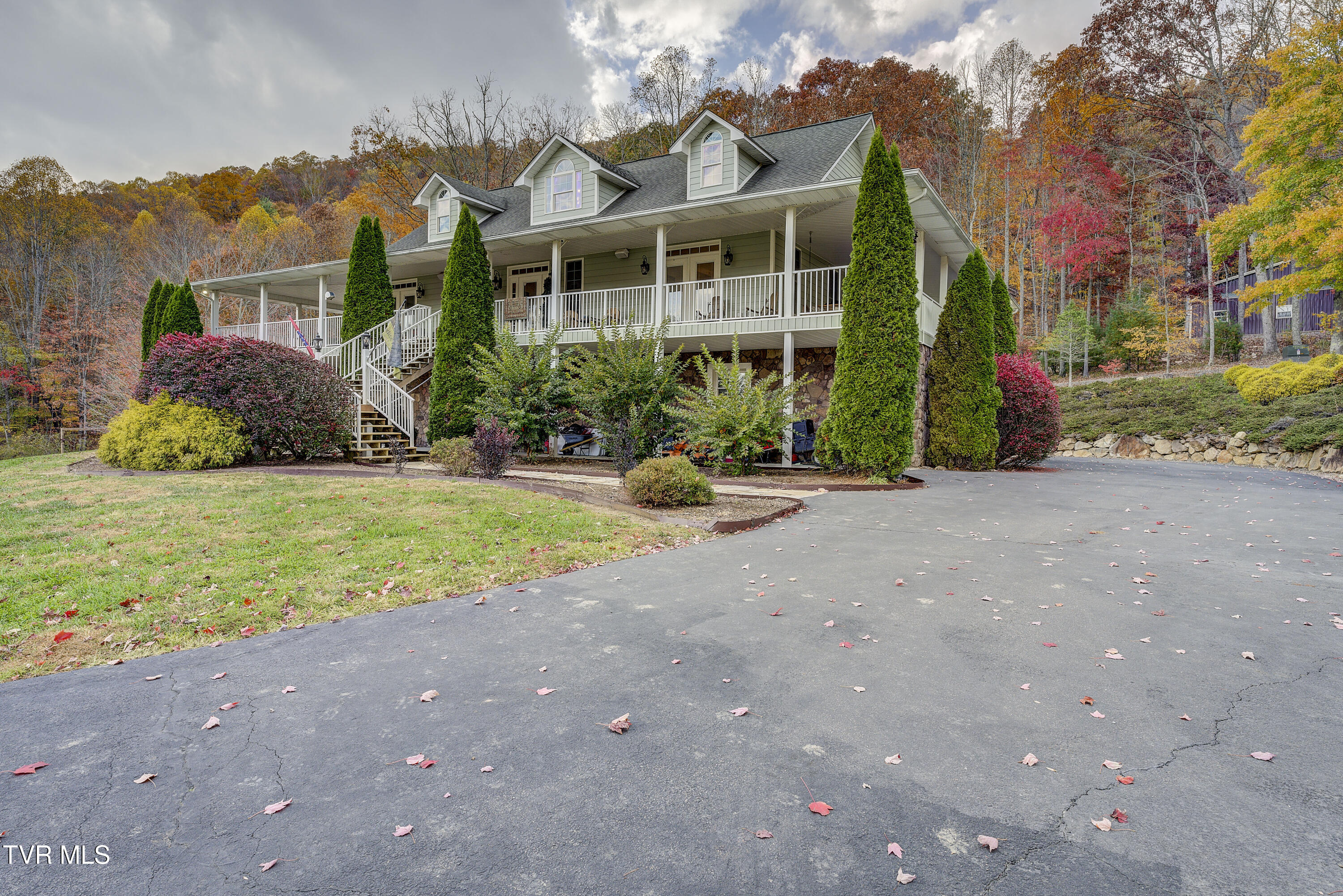 1008 Holly Meadow Rd Road Property Photo 3