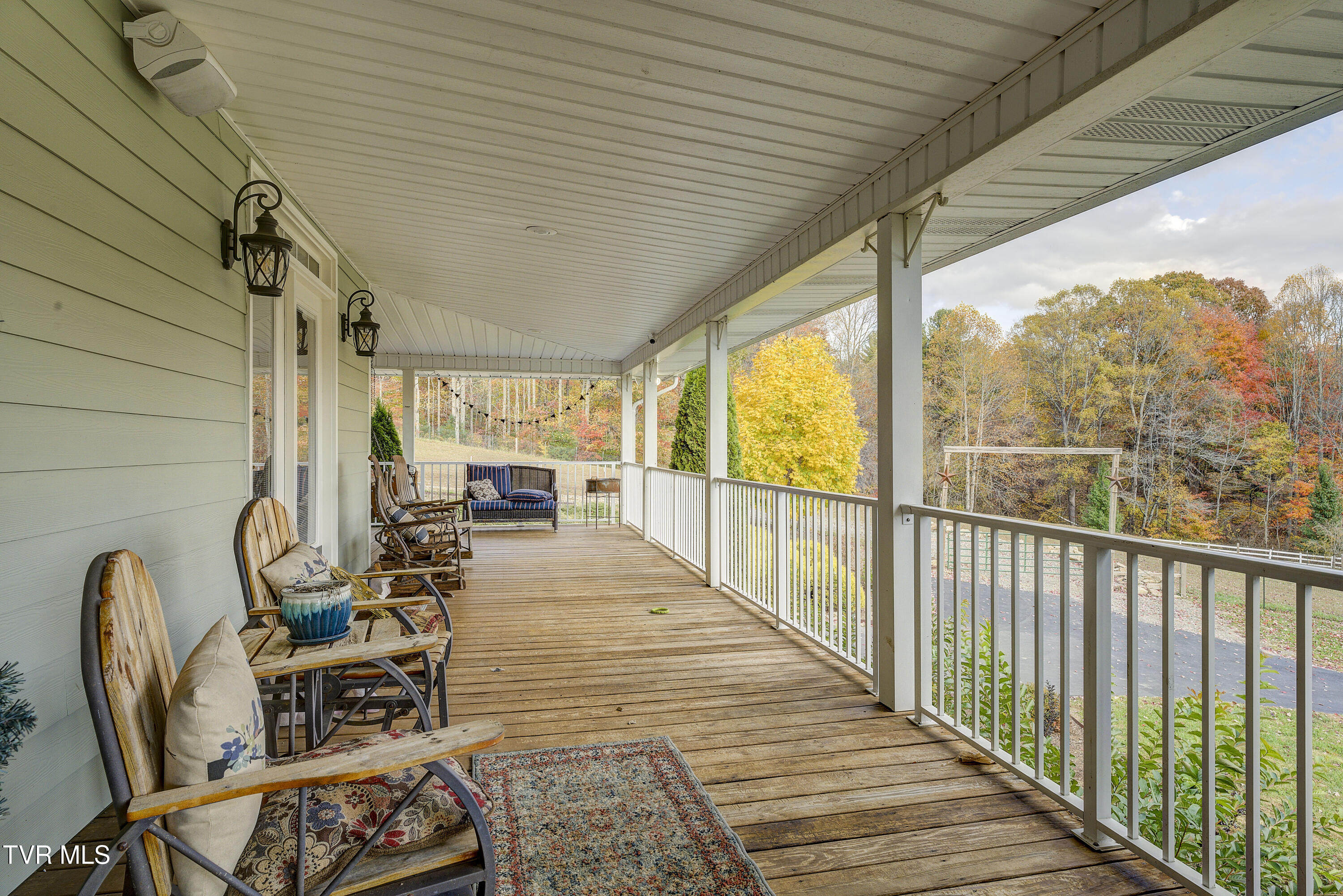 1008 Holly Meadow Rd Road Property Photo 6