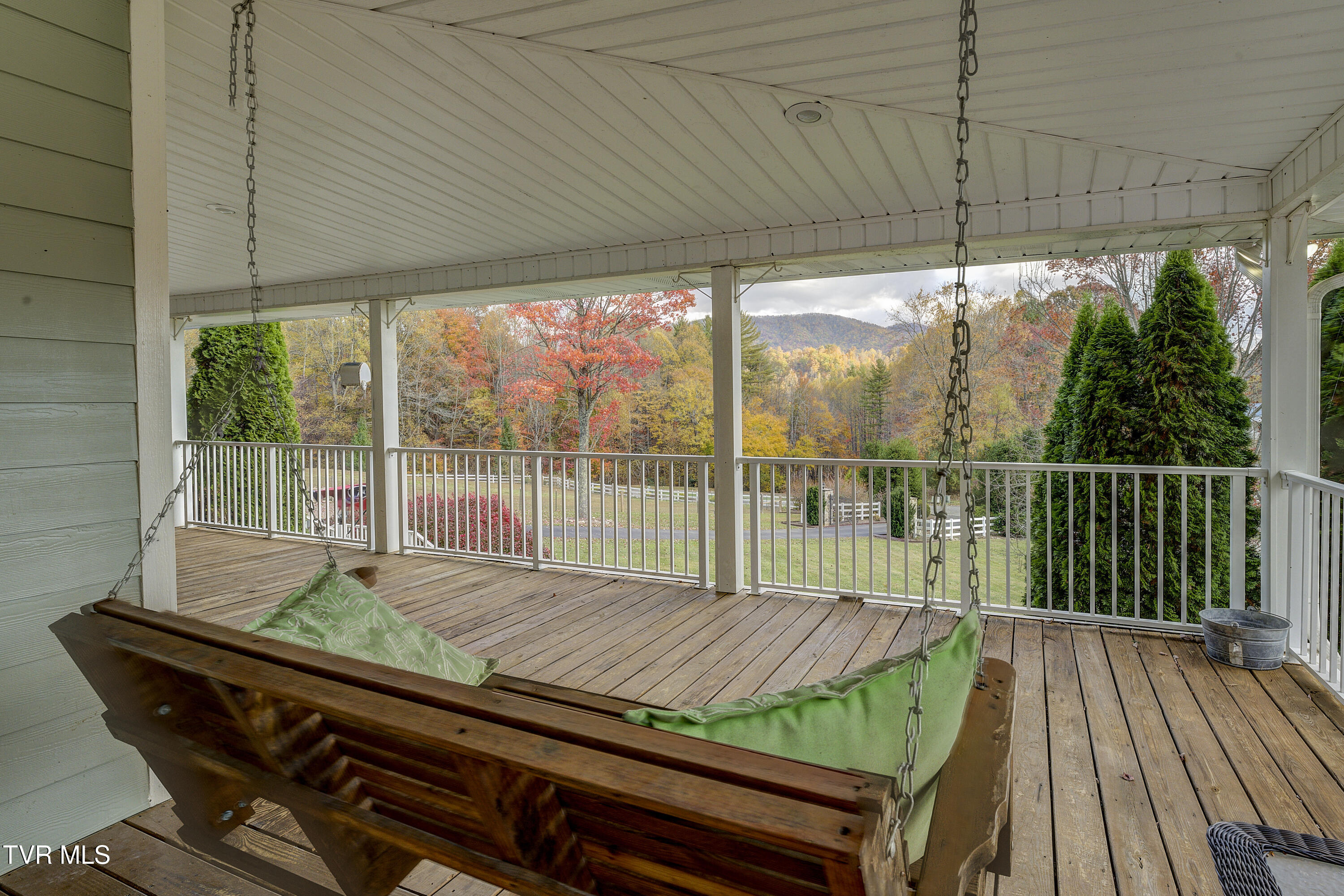 1008 Holly Meadow Rd Road Property Photo 8