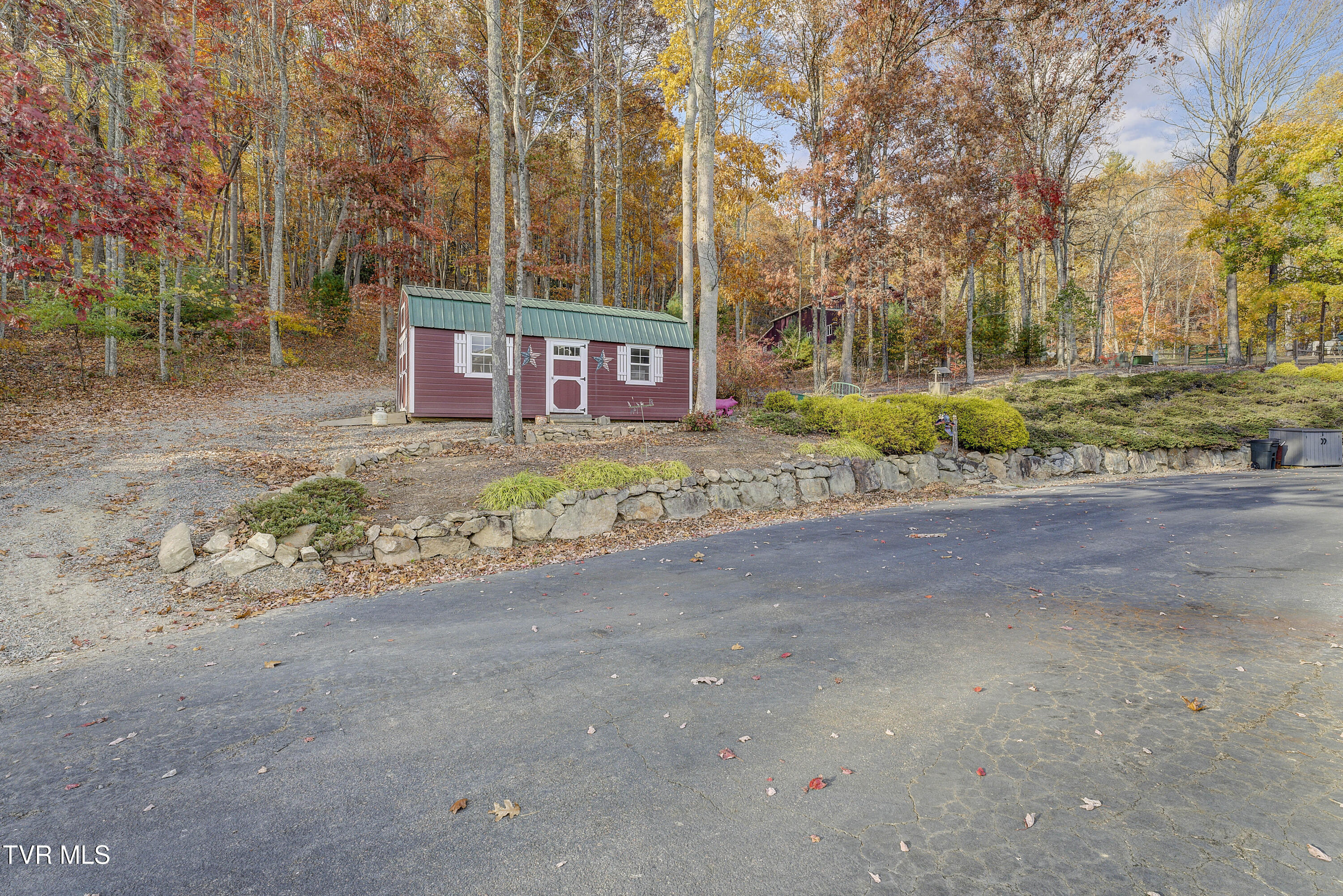 1008 Holly Meadow Rd Road Property Photo 106