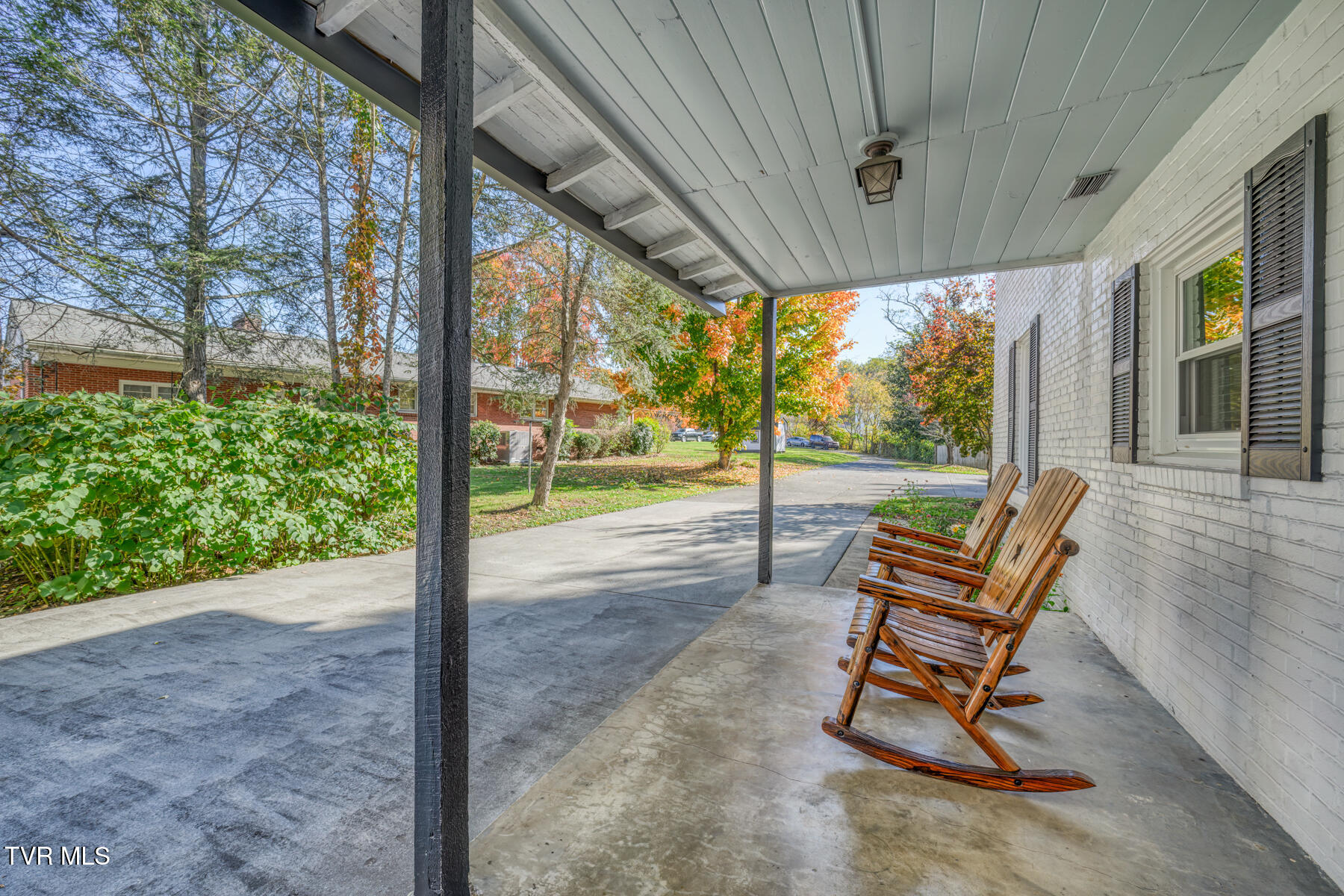 1505 West Lakeview Drive Property Photo 4