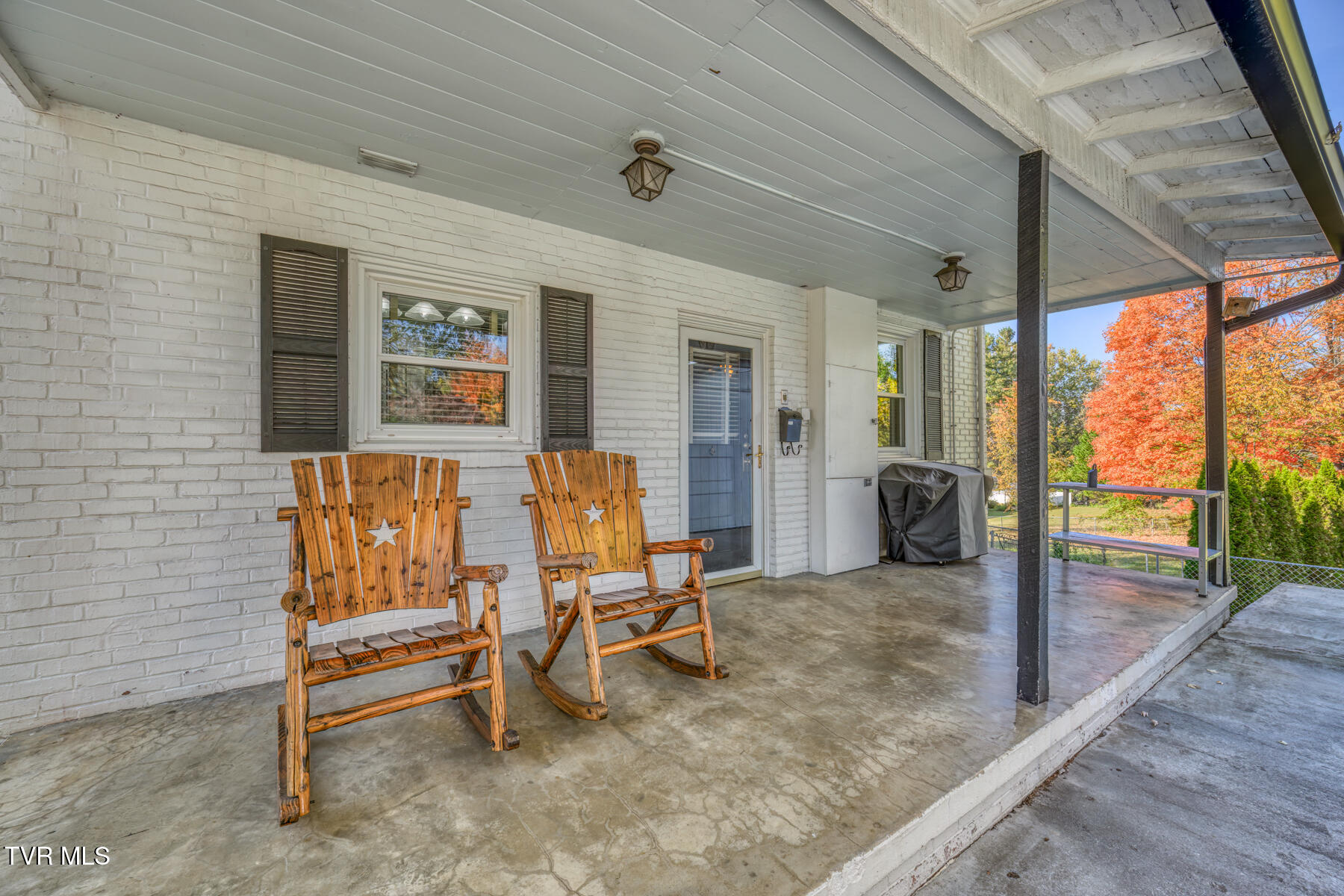 1505 West Lakeview Drive Property Photo 5