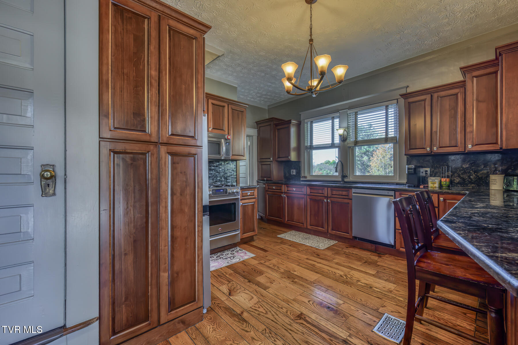 1505 West Lakeview Drive Property Photo 6
