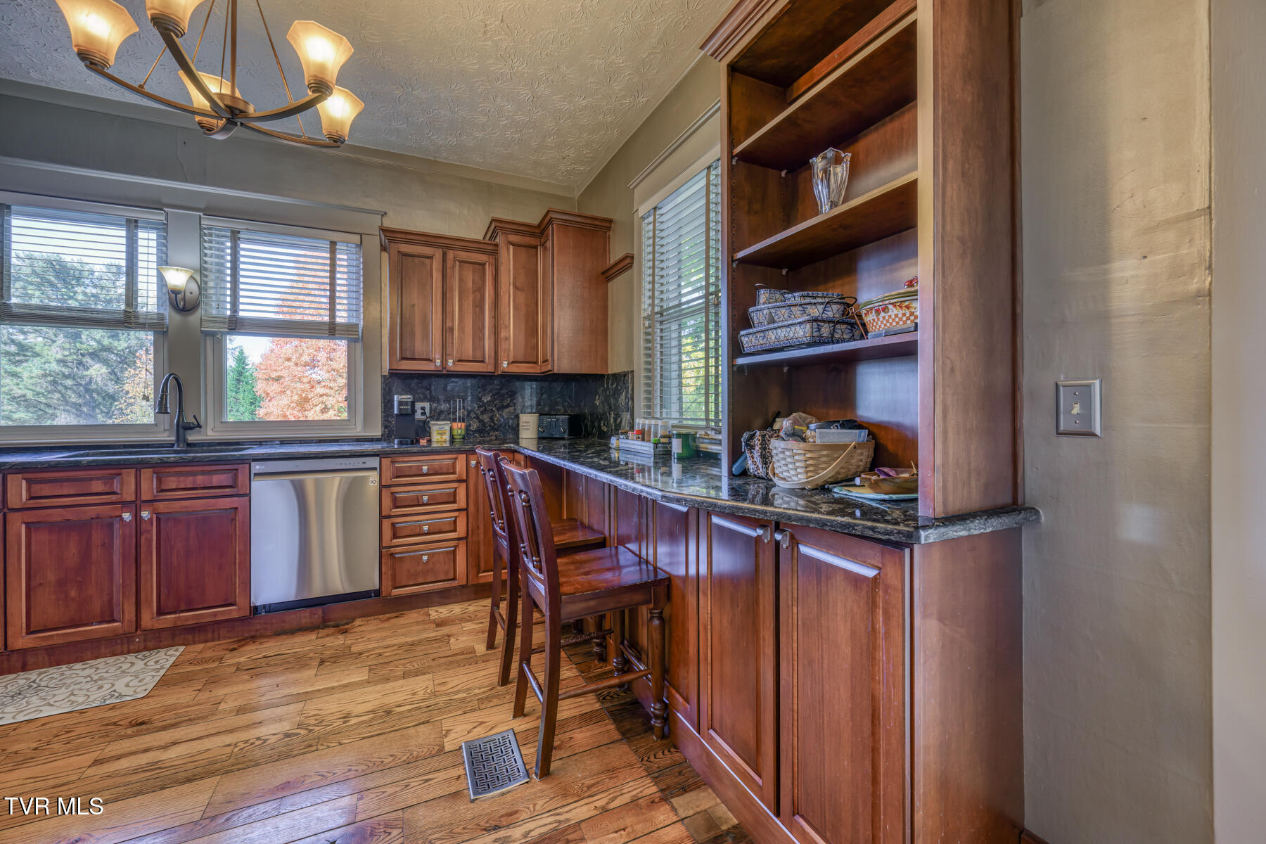 1505 West Lakeview Drive Property Photo 7