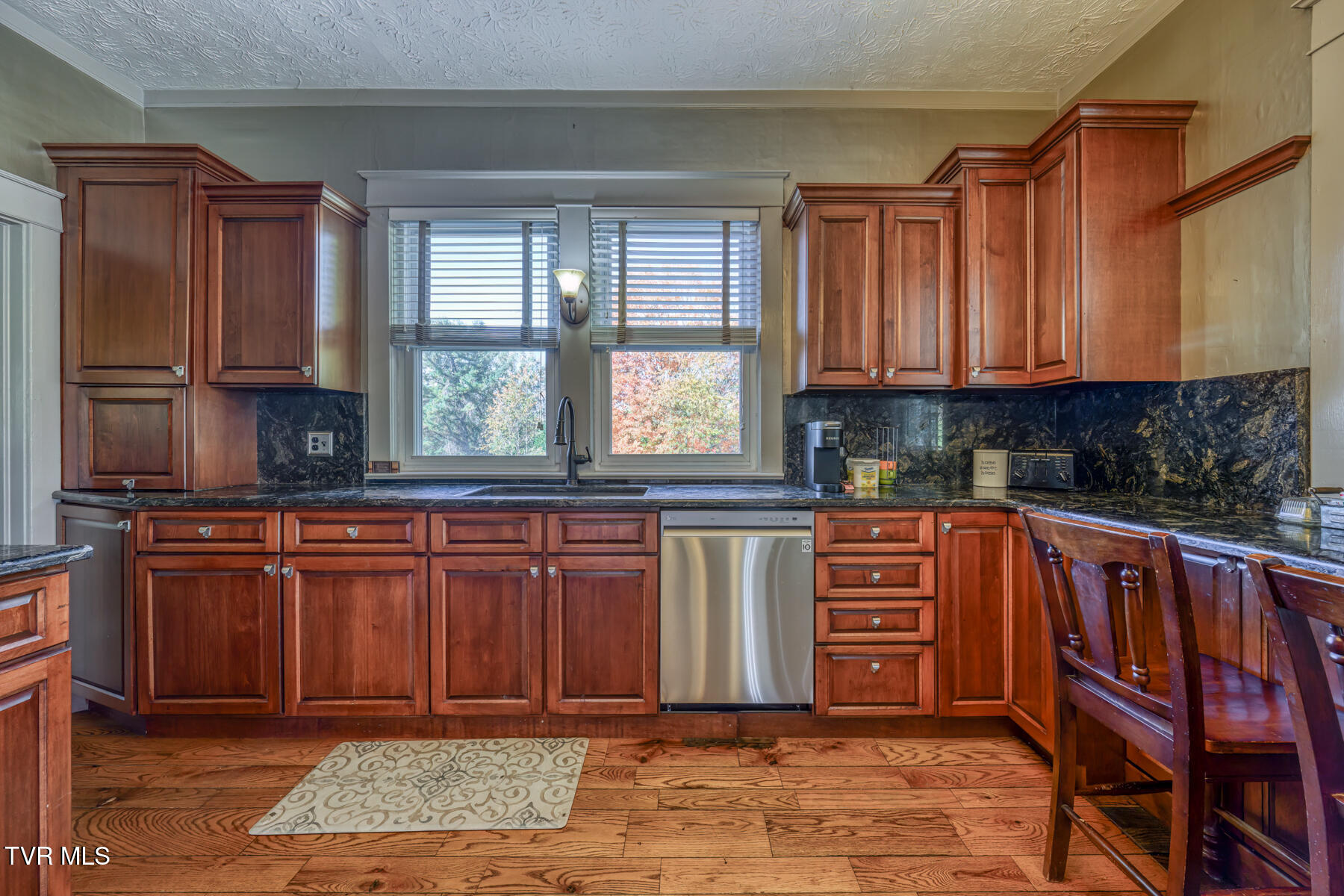 1505 West Lakeview Drive Property Photo 8