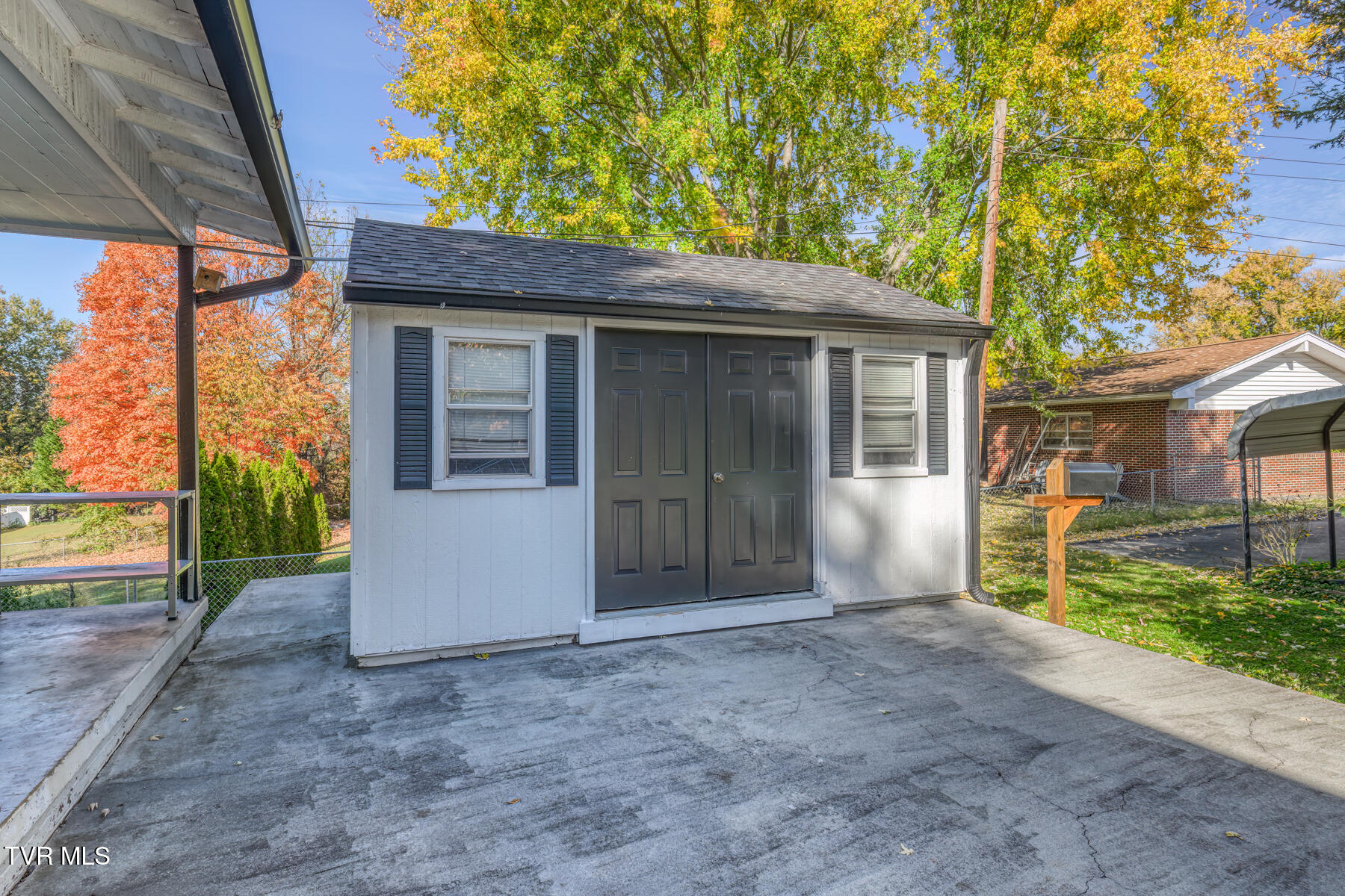 1505 West Lakeview Drive Property Photo 48