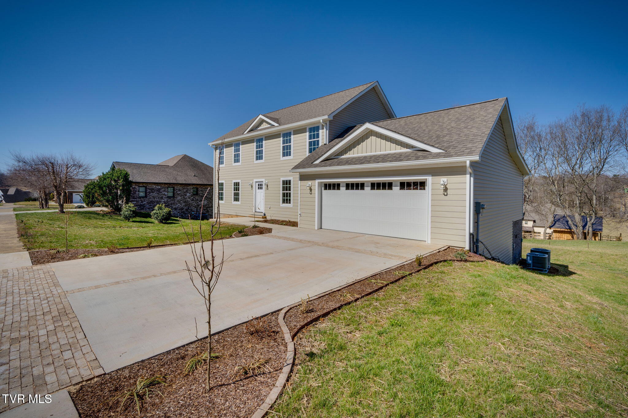 1076 Willow Springs Drive Property Photo 4