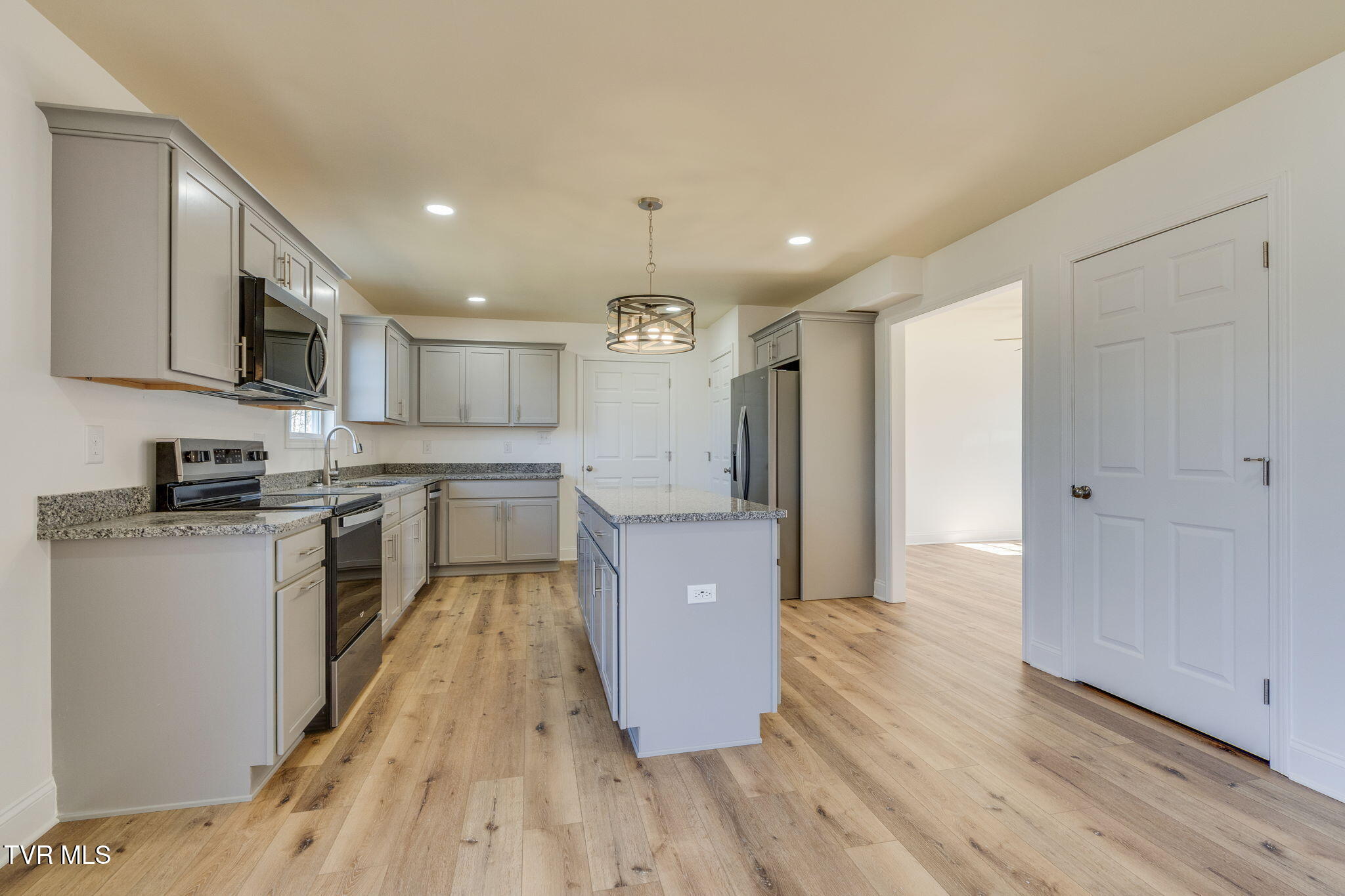 1076 Willow Springs Drive Property Photo 12