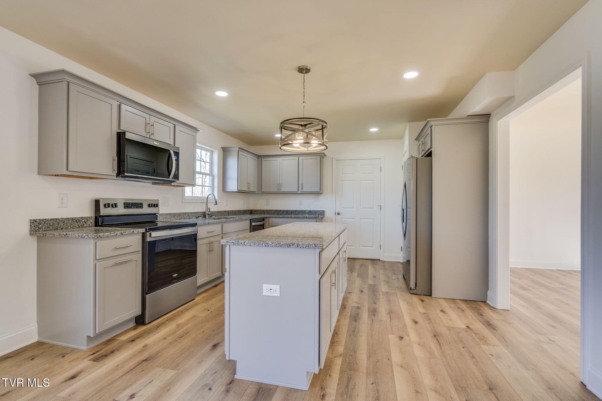 1076 Willow Springs Drive Property Photo 13