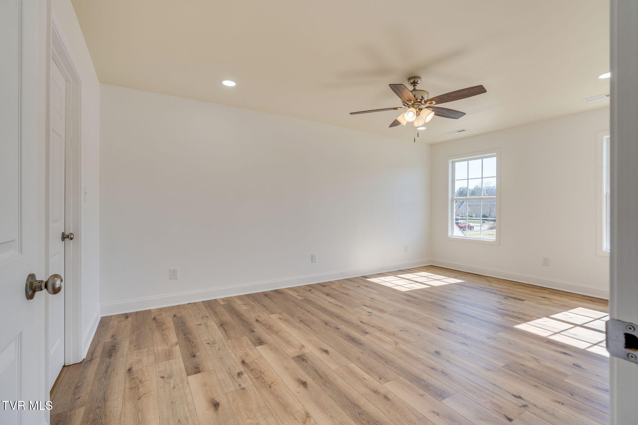 1076 Willow Springs Drive Property Photo 19
