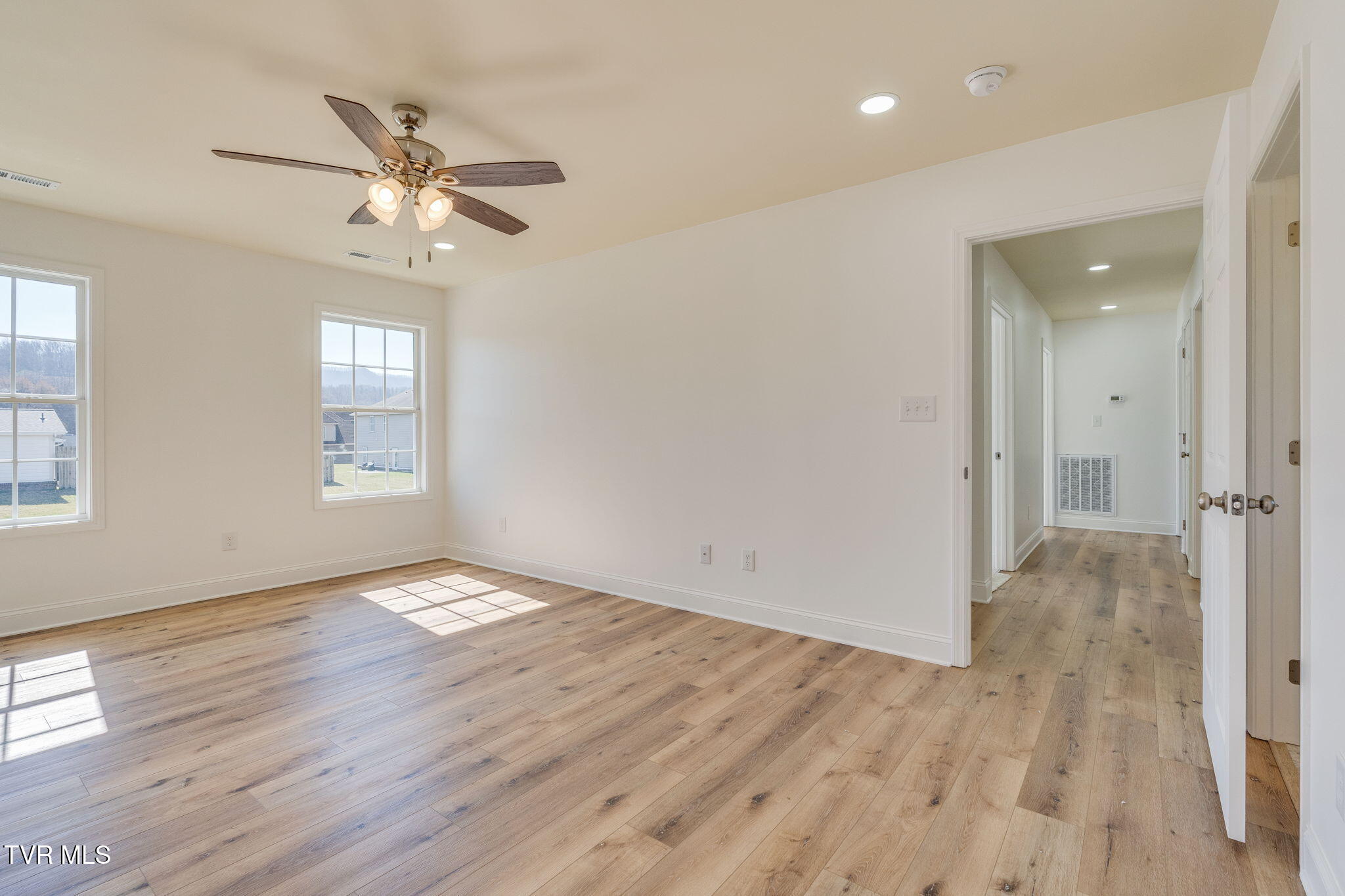 1076 Willow Springs Drive Property Photo 20
