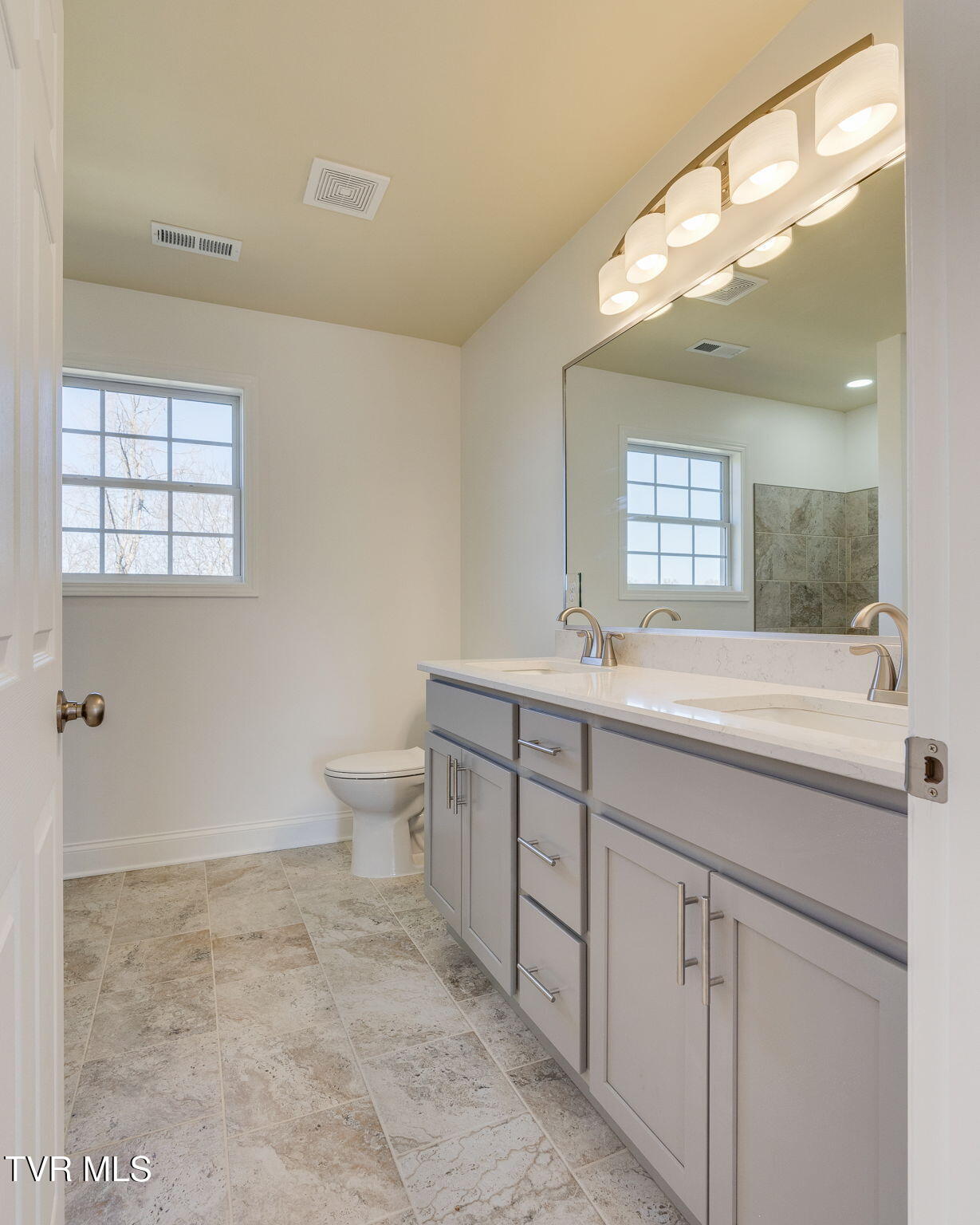 1076 Willow Springs Drive Property Photo 22