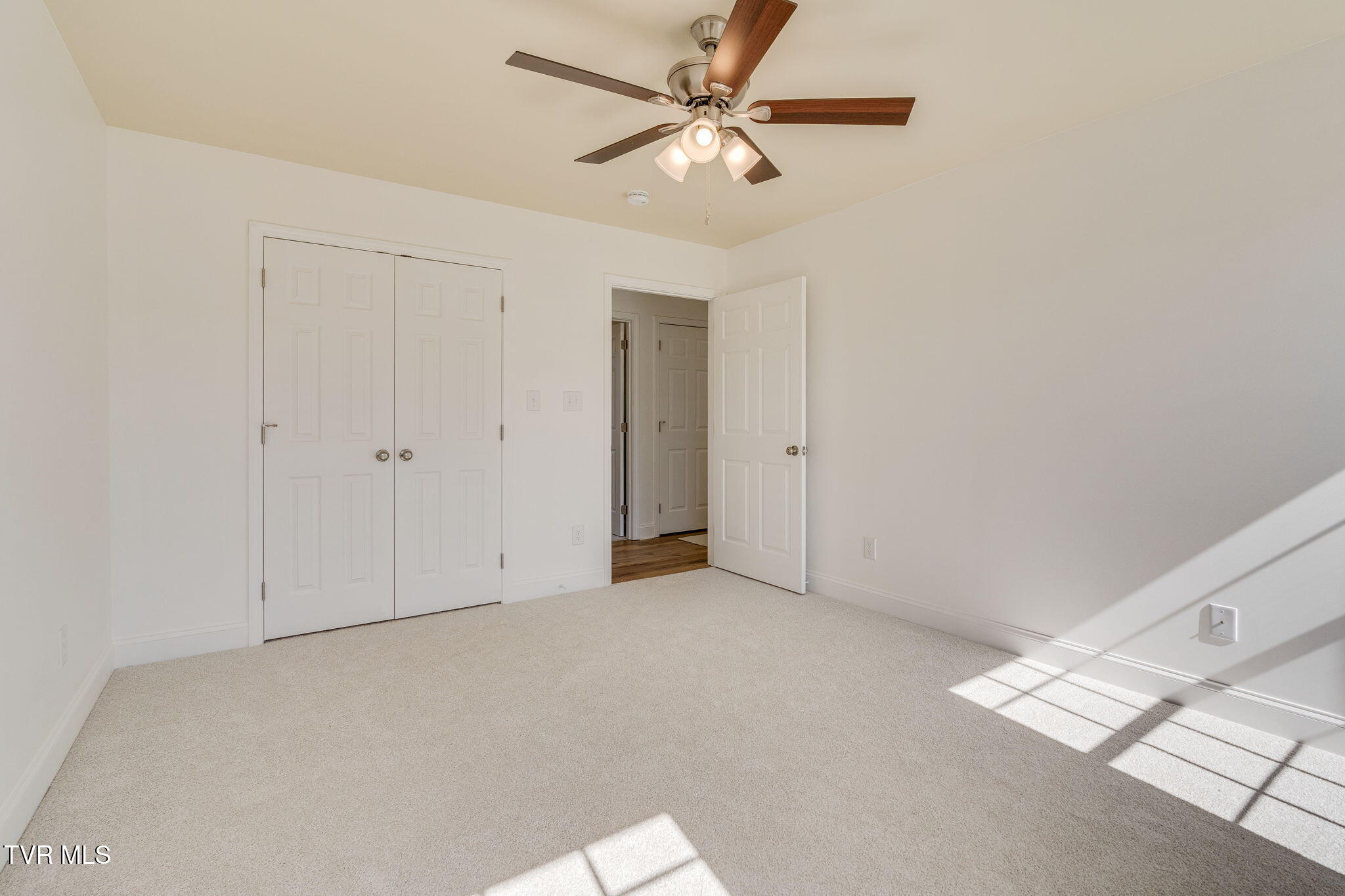 1076 Willow Springs Drive Property Photo 27