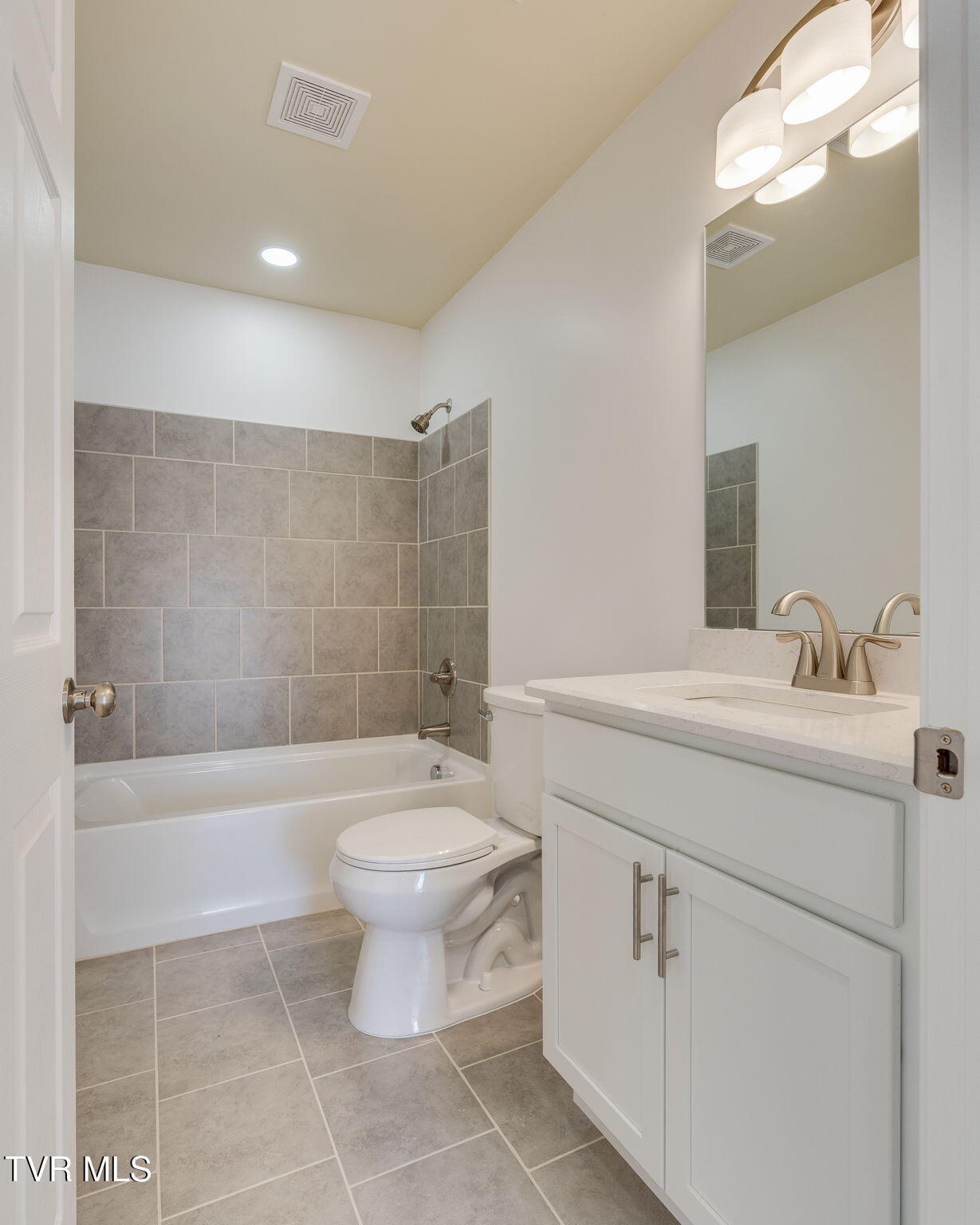 1076 Willow Springs Drive Property Photo 28